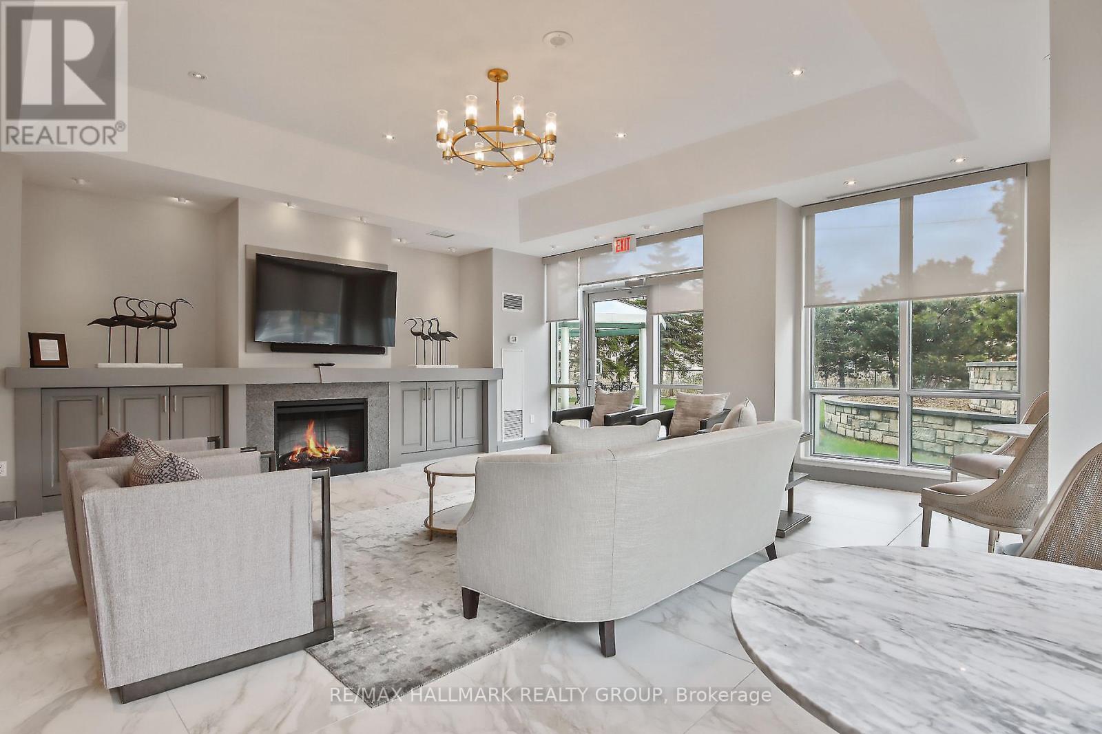 904 - 38 Metropole Private
