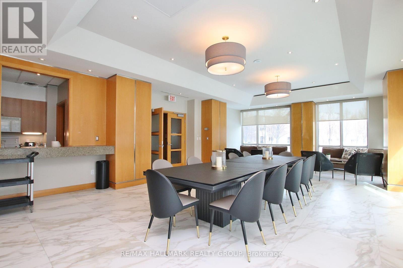 904 - 38 Metropole Private