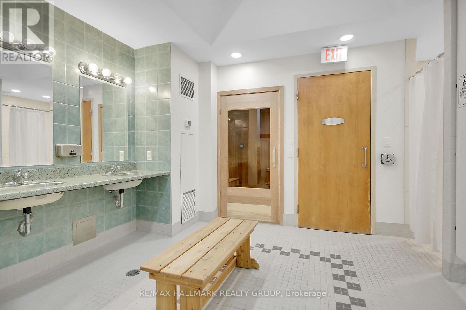 904 - 38 Metropole Private