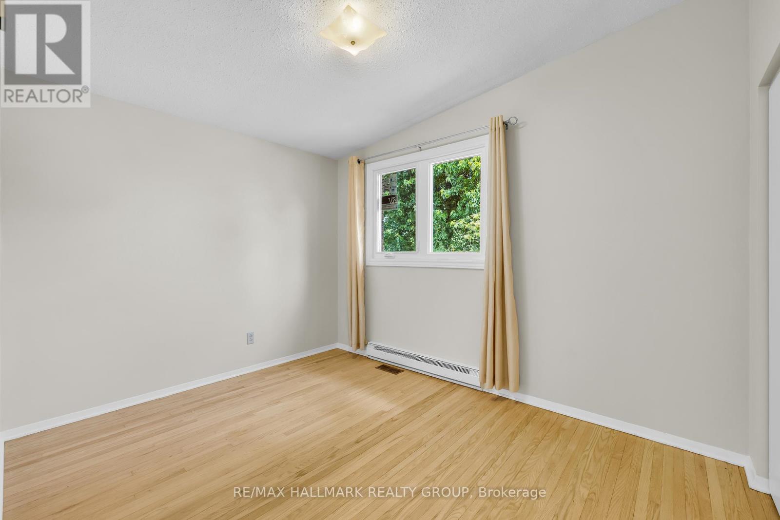 4 Roberta Crescent