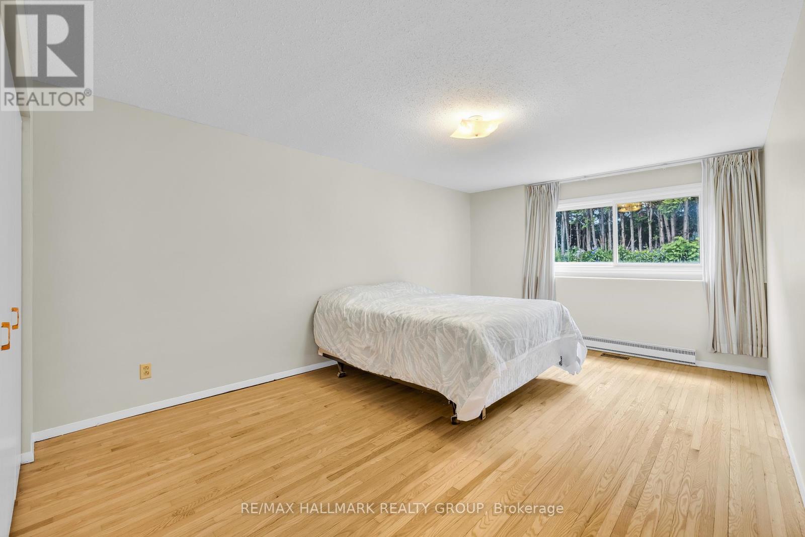 4 Roberta Crescent