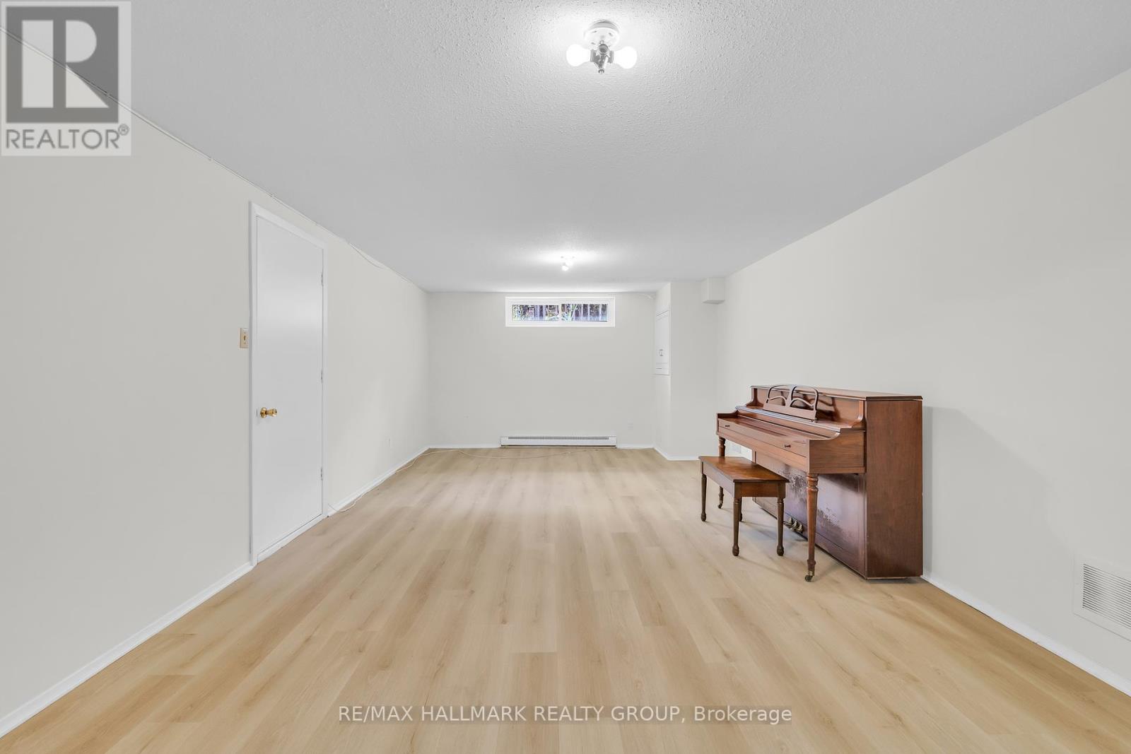4 Roberta Crescent
