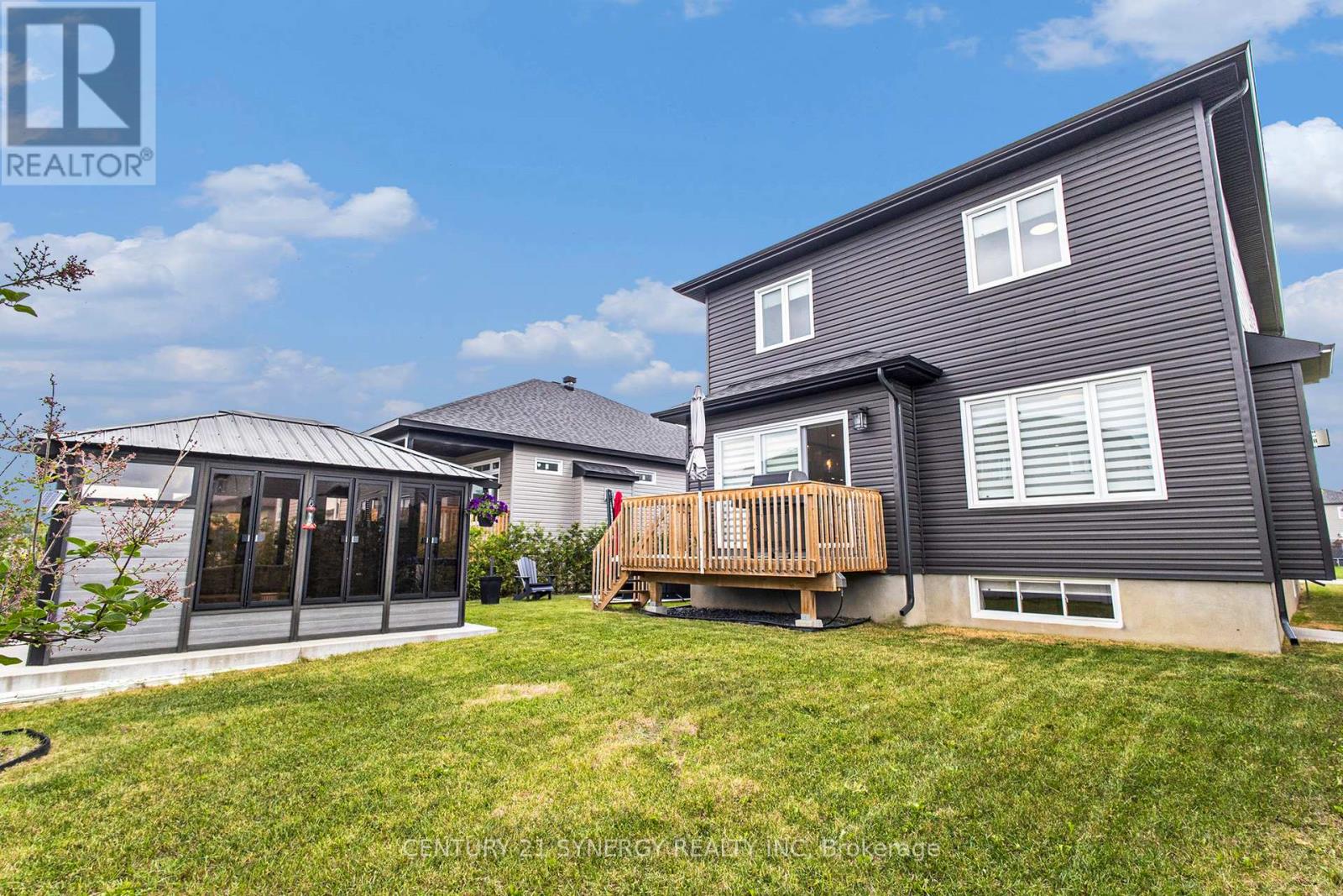 612 Geneva Crescent