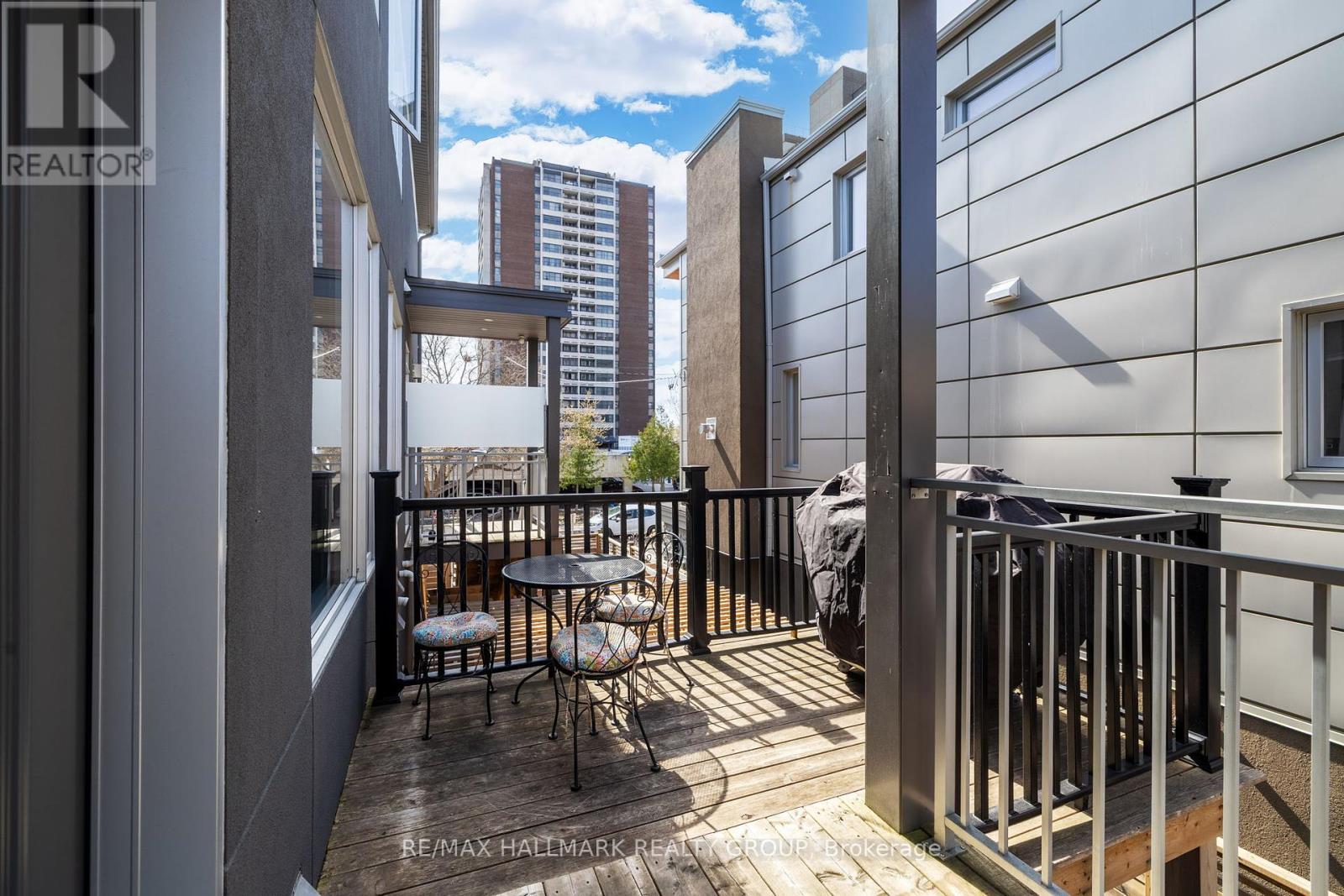 101 Tay Street