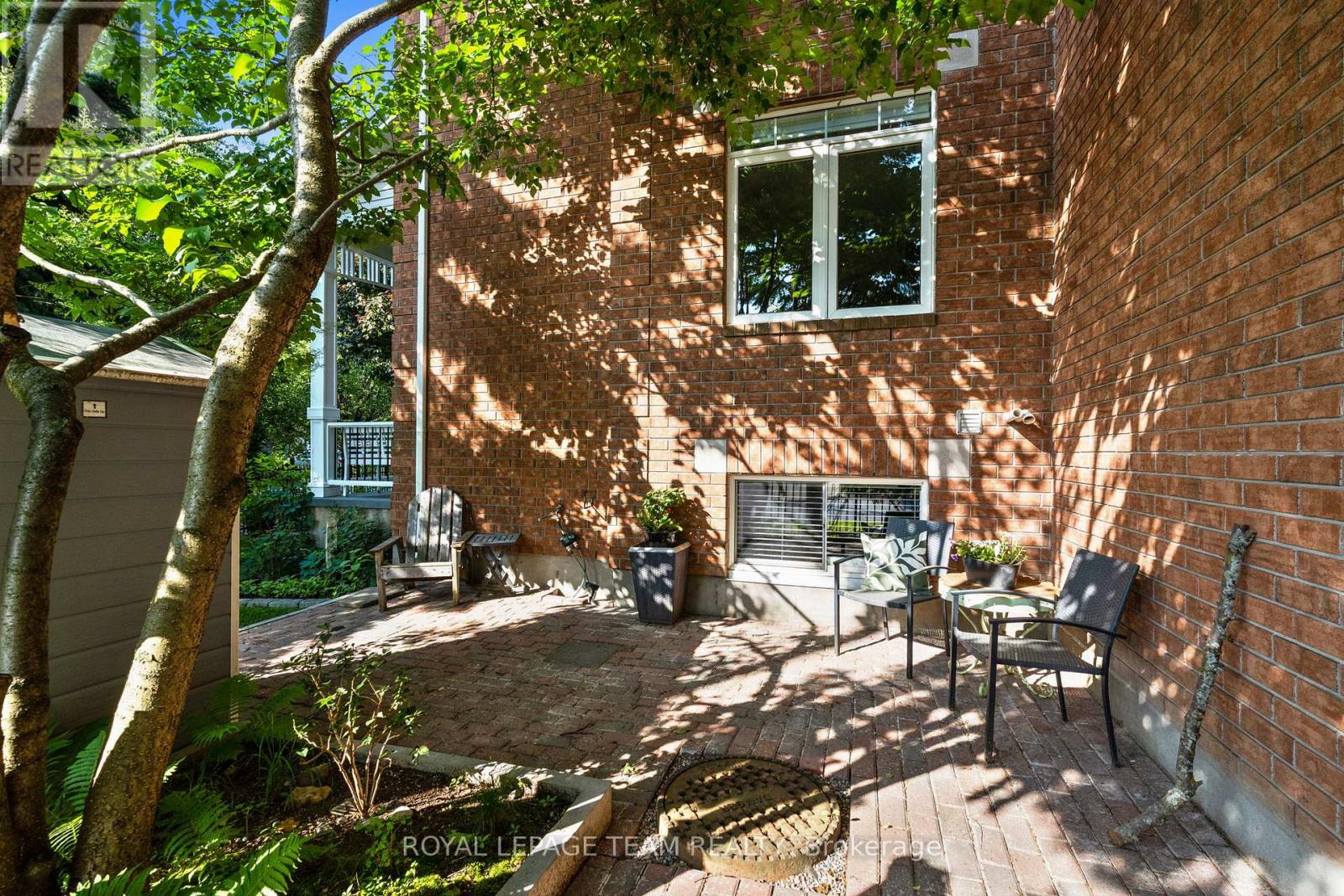 48 Colchester Square