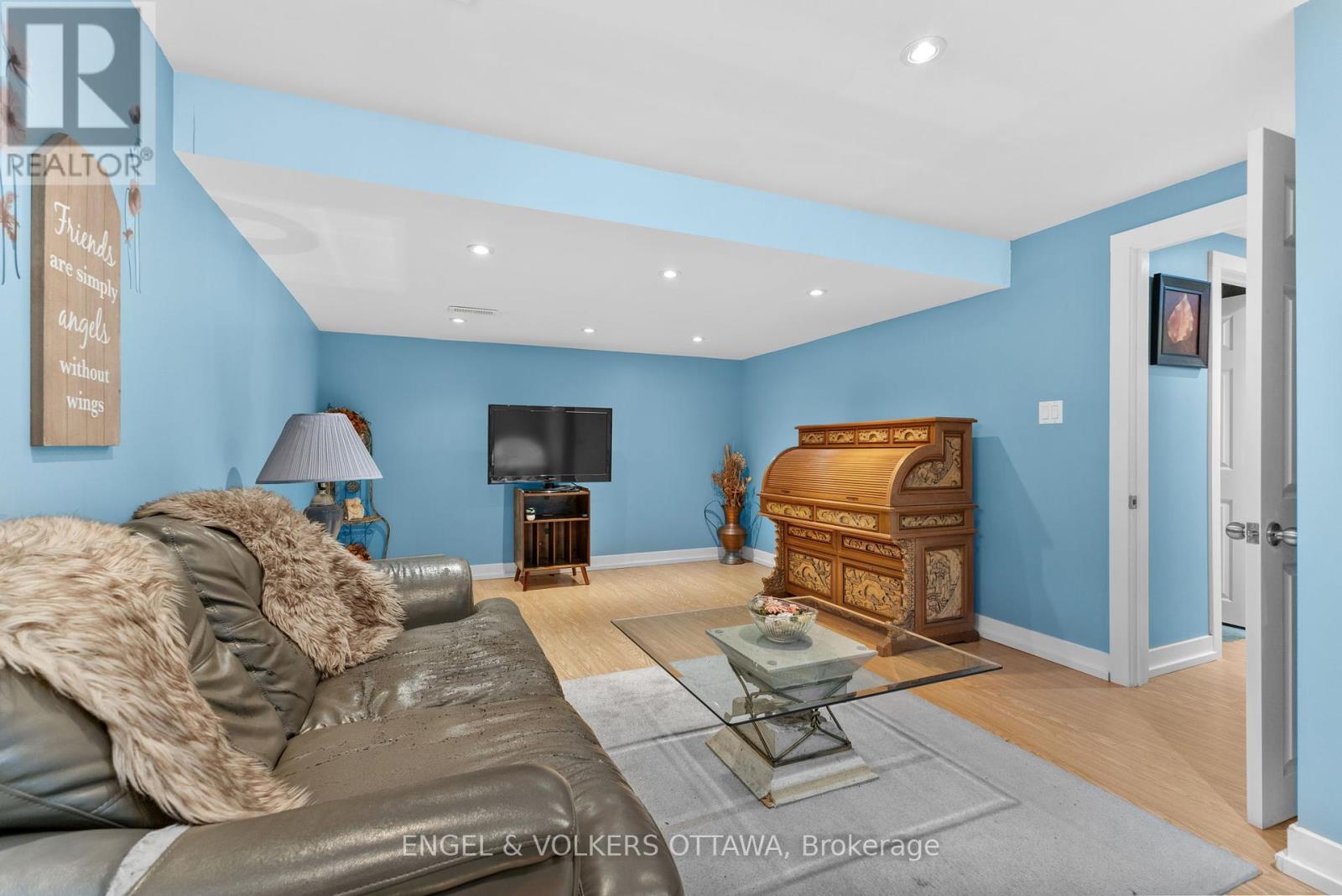 42d Benlea Drive