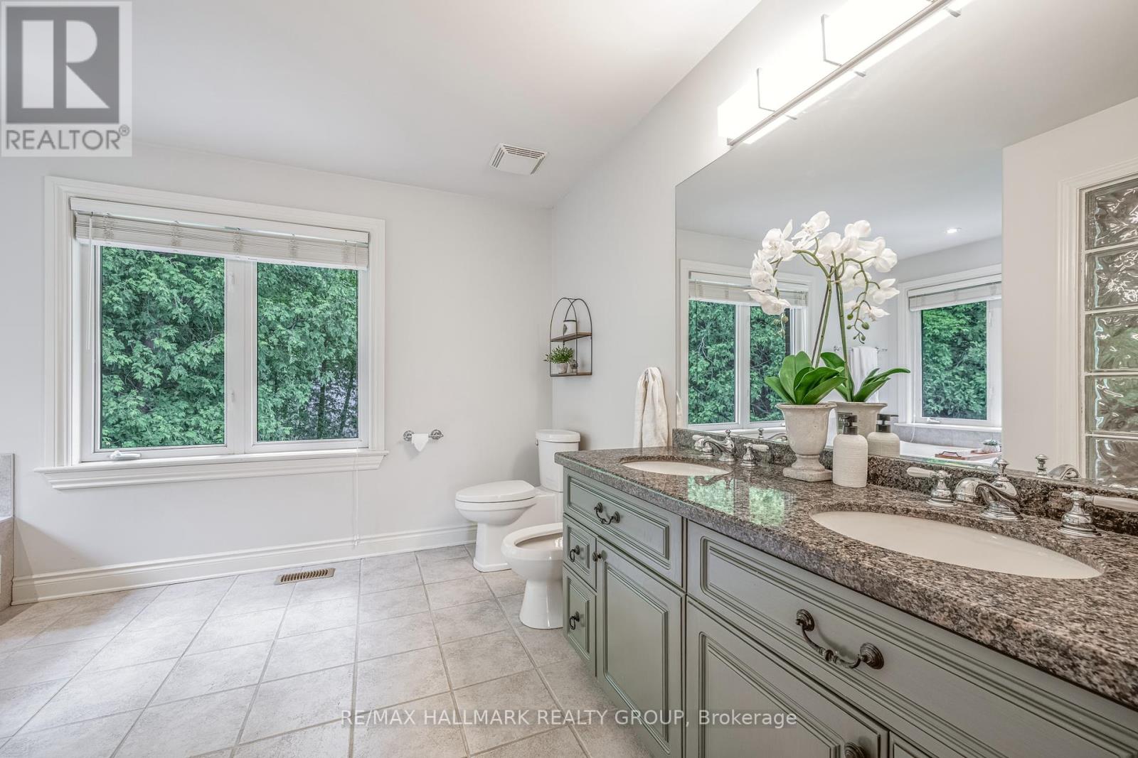 1431 Duchess Crescent