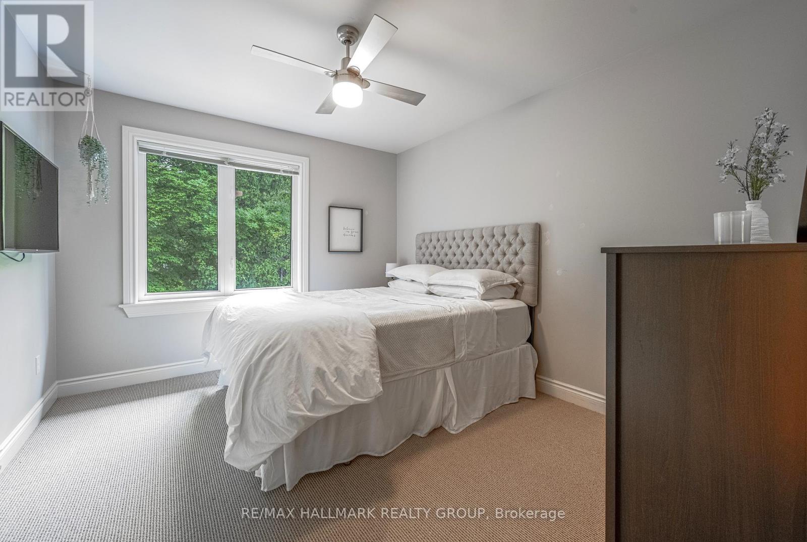 1431 Duchess Crescent