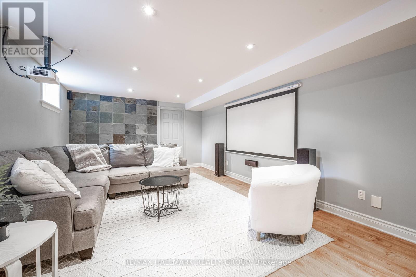 1431 Duchess Crescent