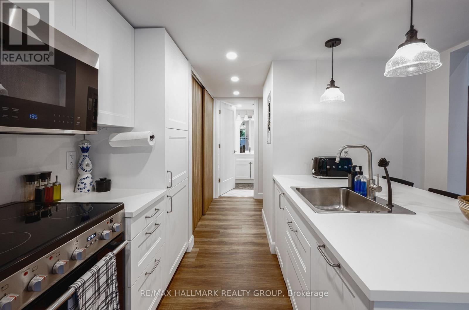 1431 Duchess Crescent