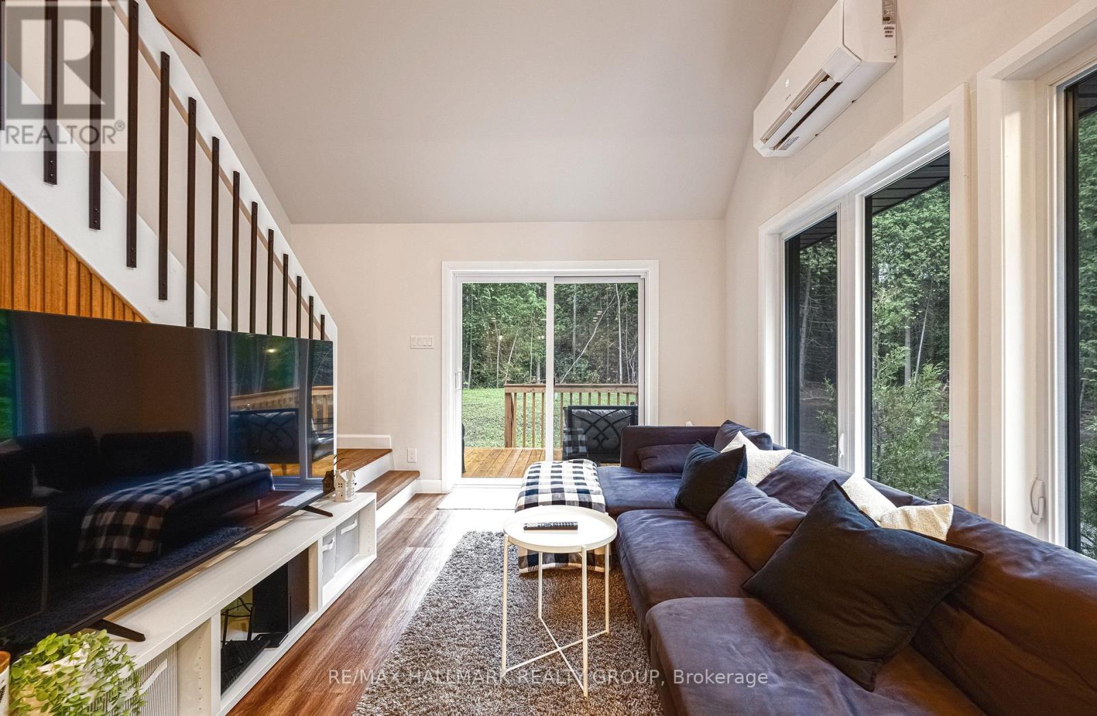 1431 Duchess Crescent