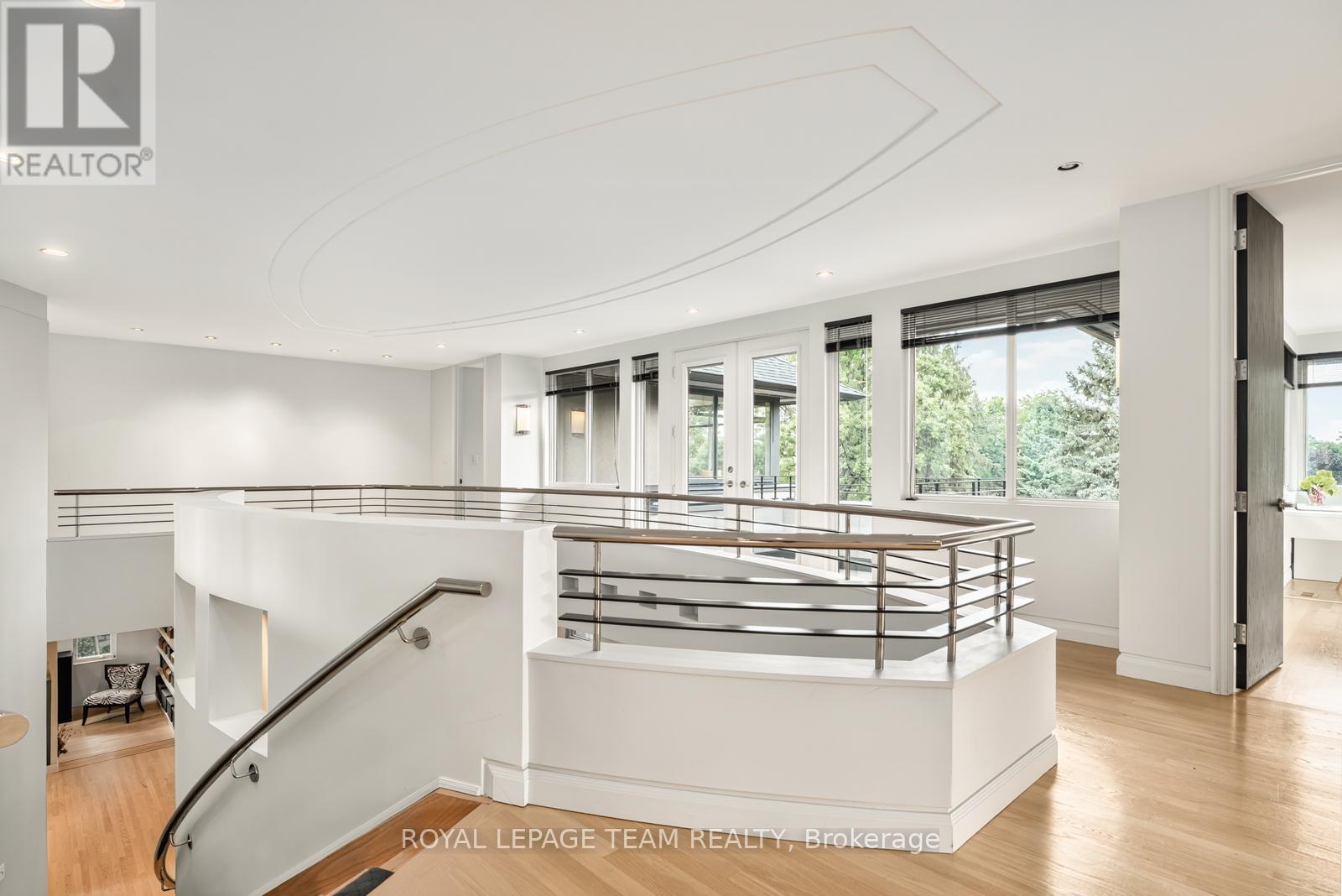 725 Manor Avenue