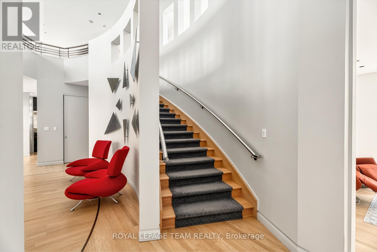 725 Manor Avenue