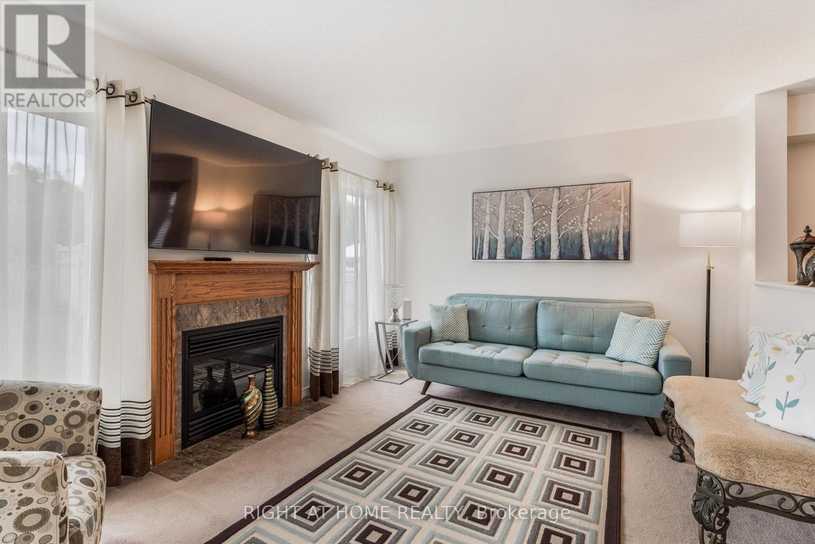 2383 Glandriel Crescent