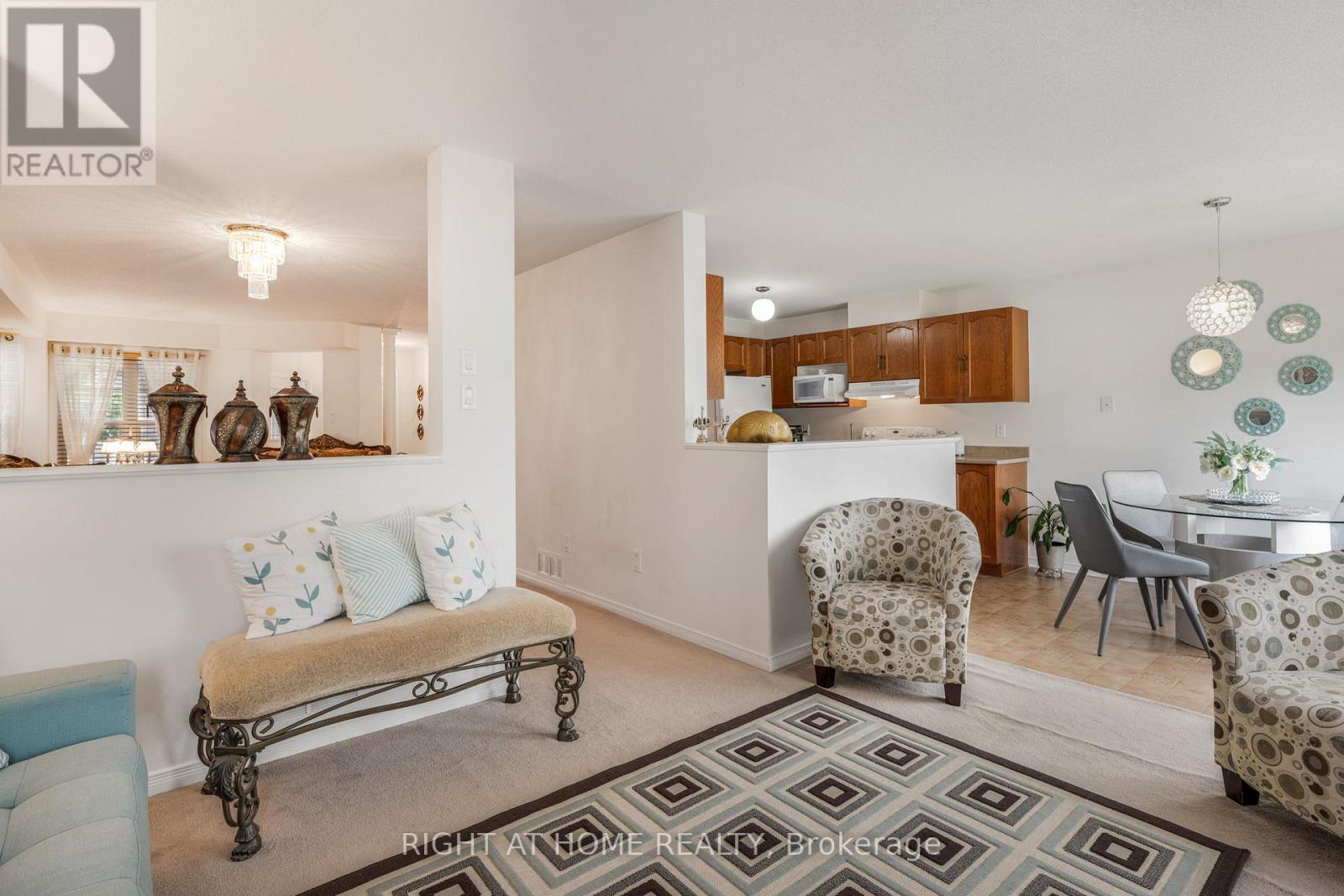 2383 Glandriel Crescent