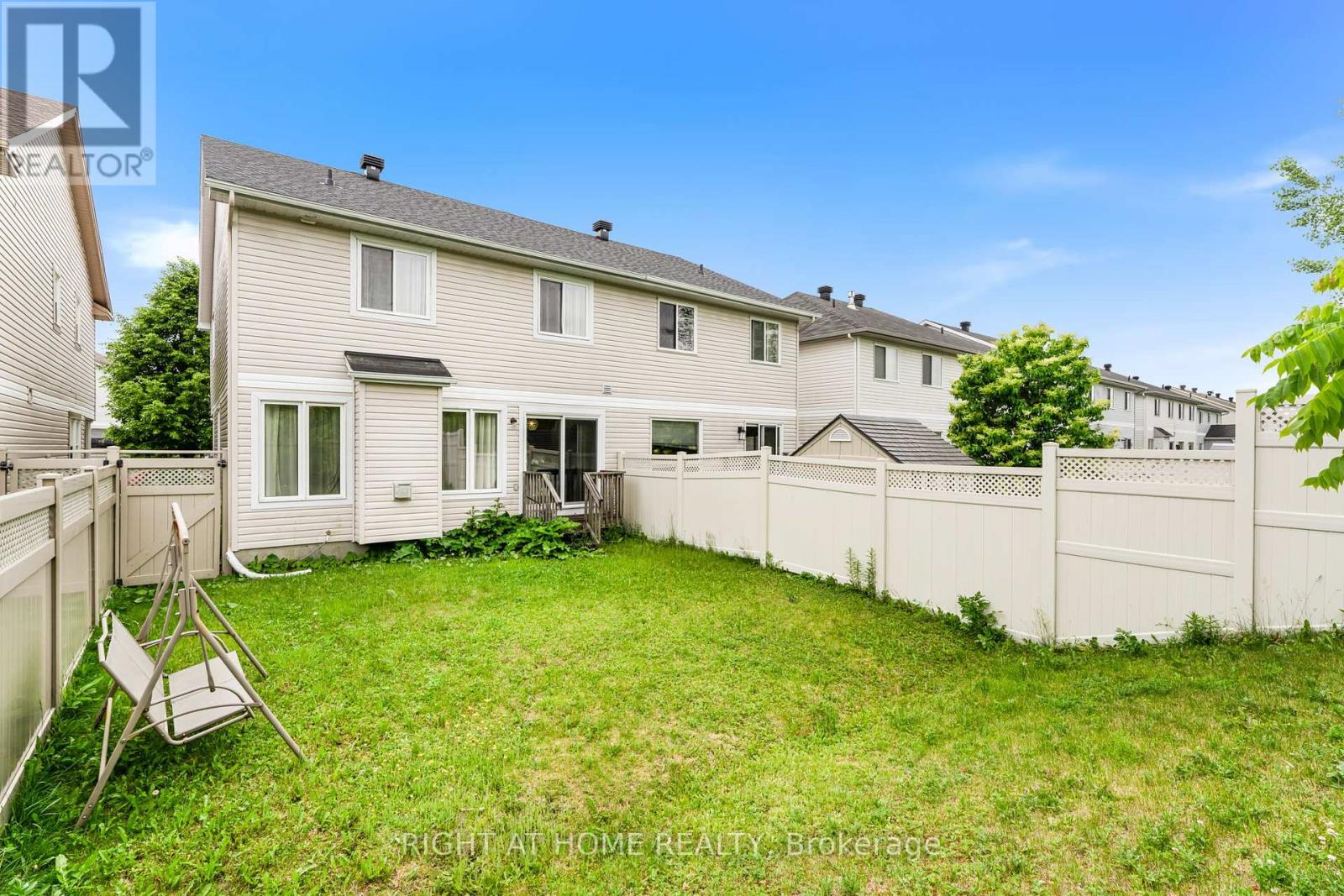 2383 Glandriel Crescent