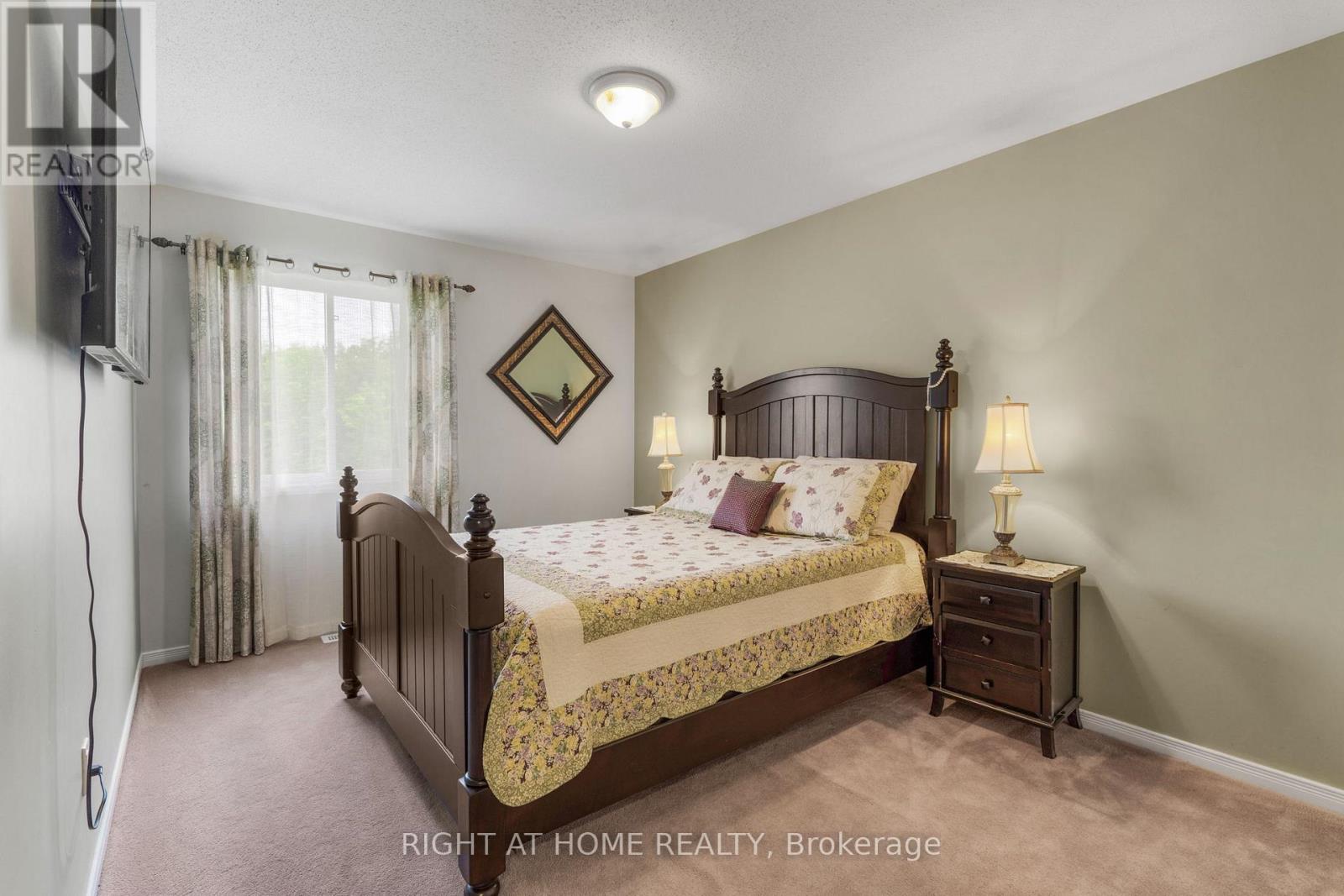 2383 Glandriel Crescent