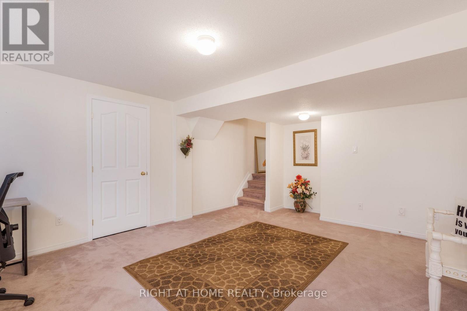 2383 Glandriel Crescent
