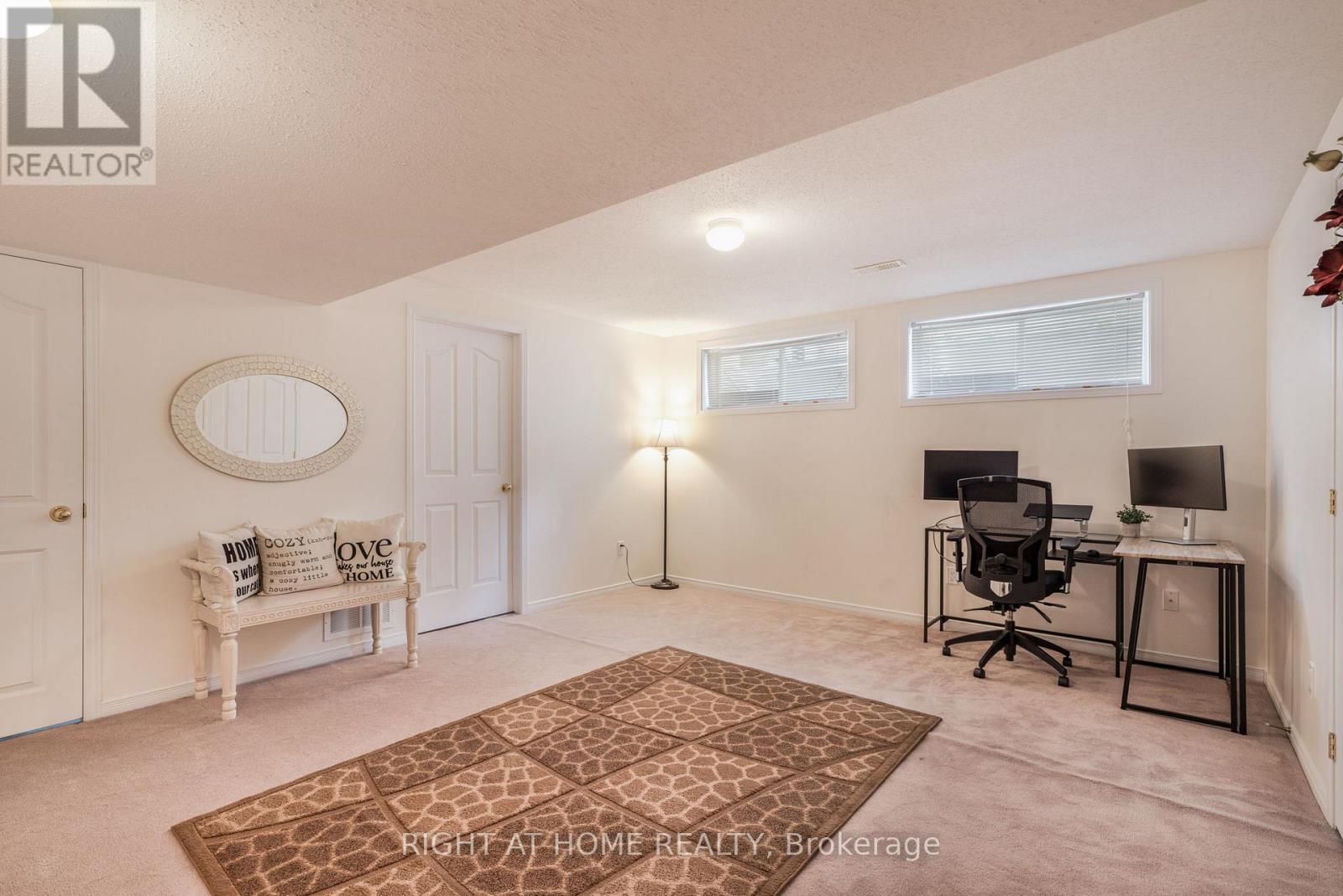2383 Glandriel Crescent