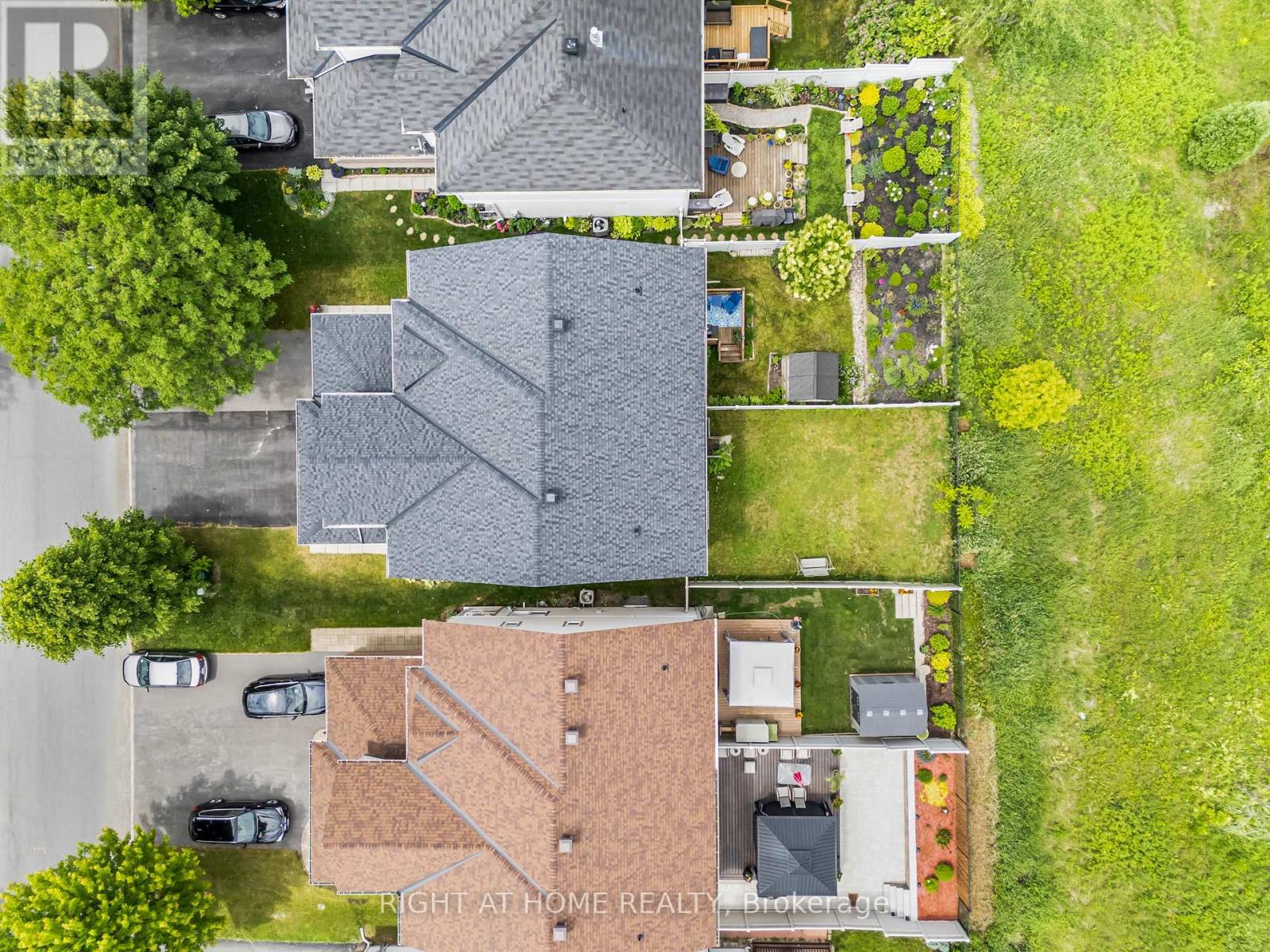 2383 Glandriel Crescent
