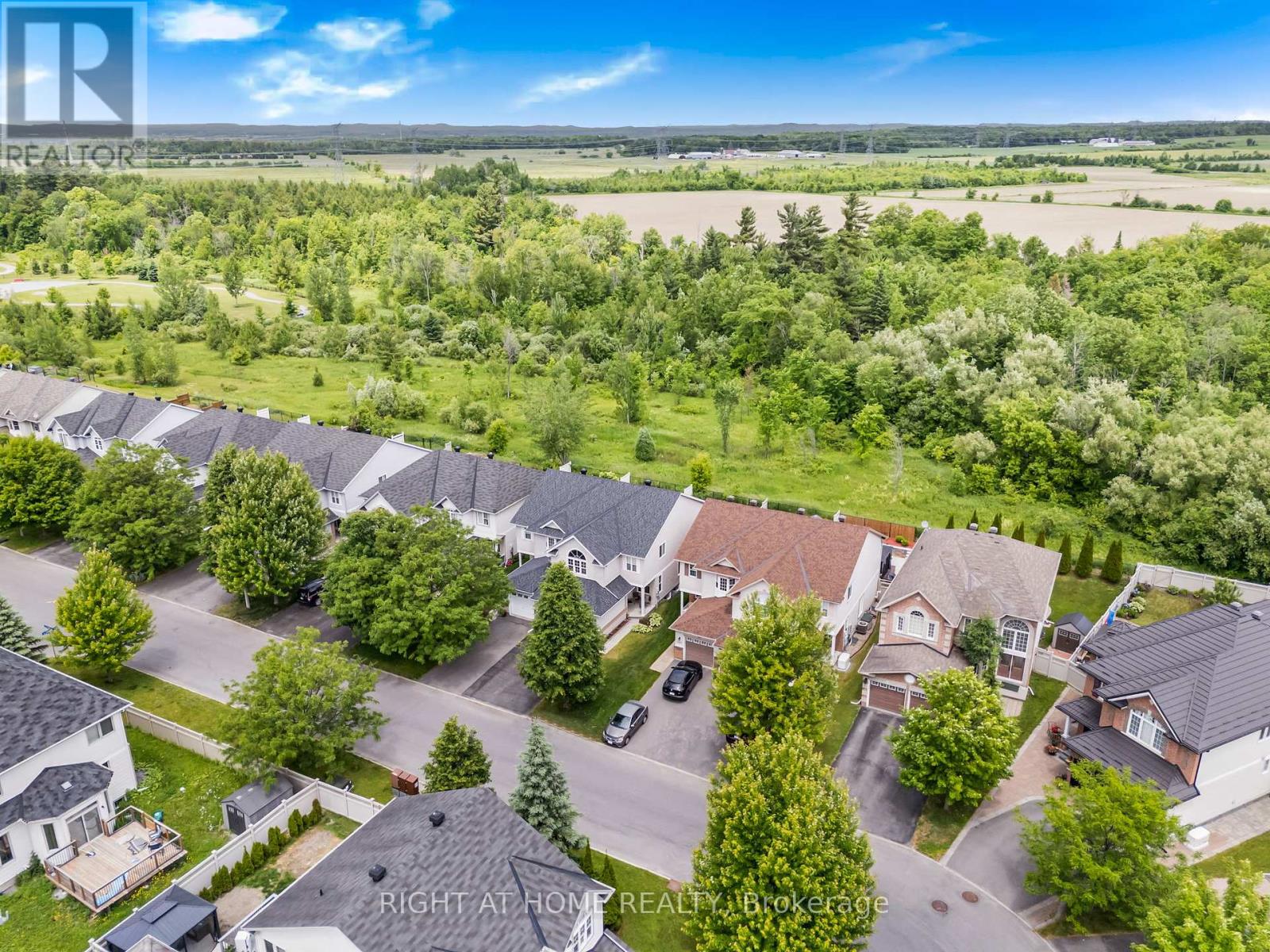 2383 Glandriel Crescent