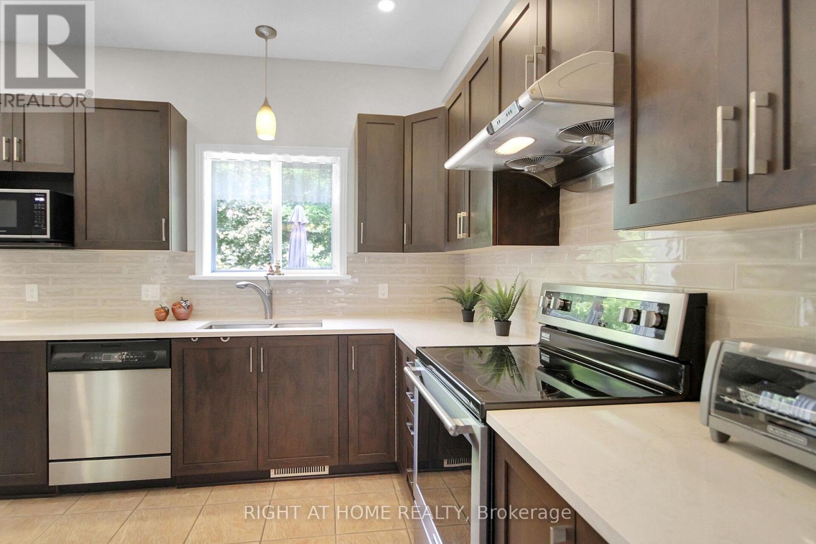 13 Sirocco Crescent