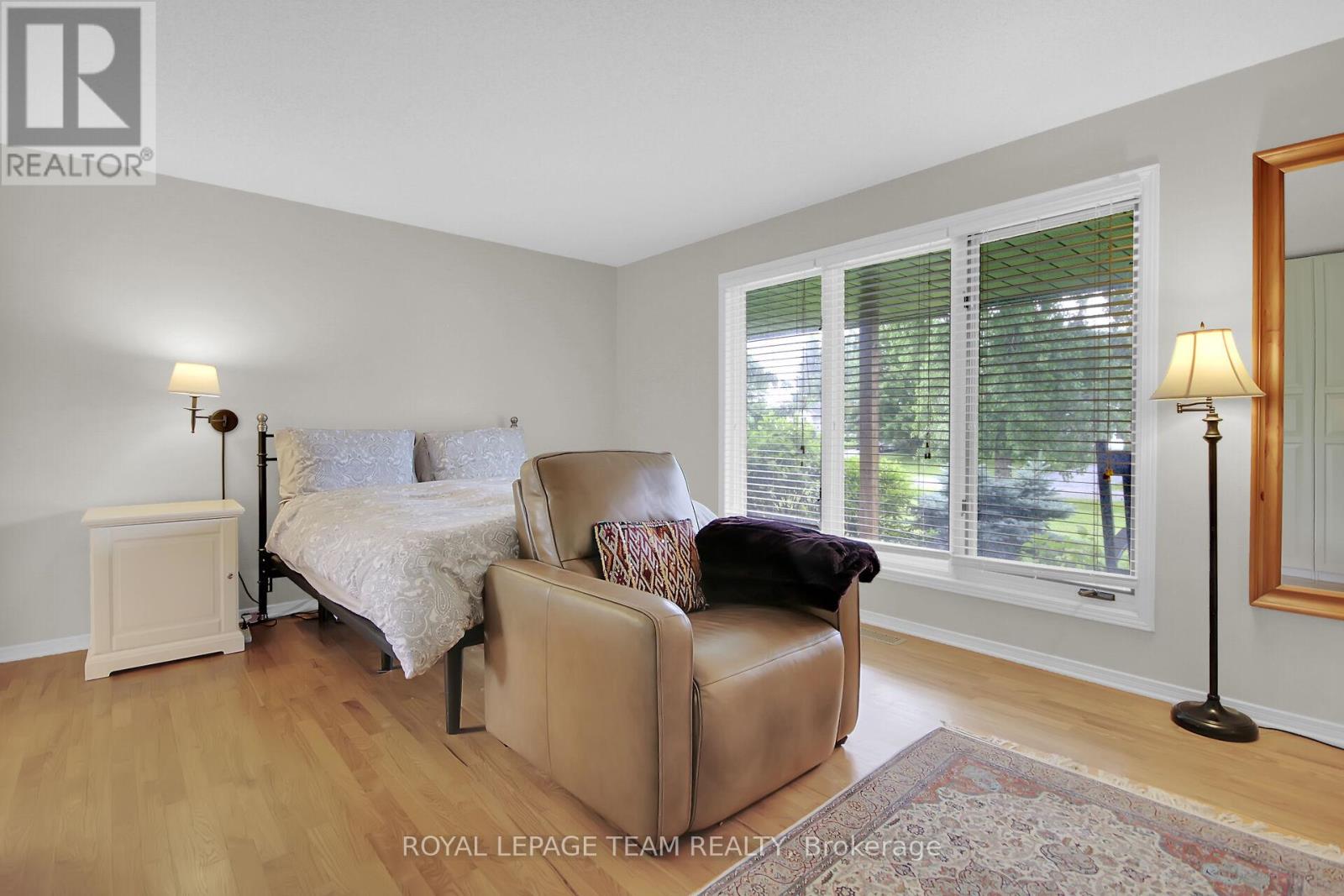 1571 Stanleyfield Crescent