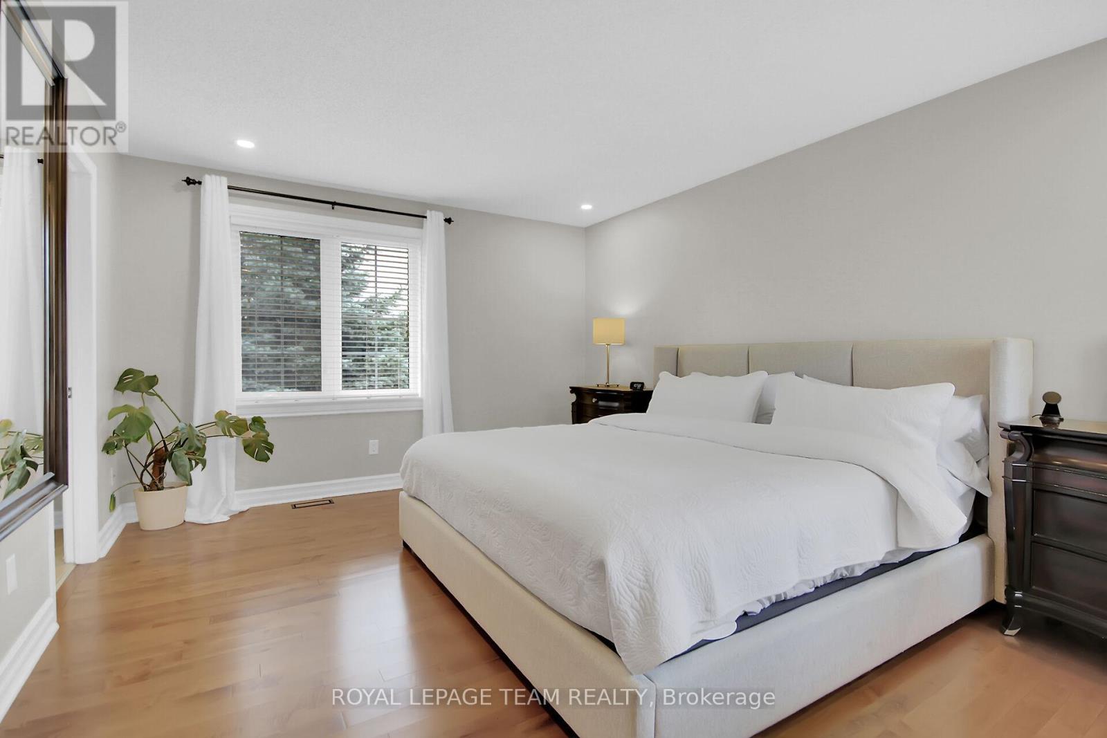 1571 Stanleyfield Crescent