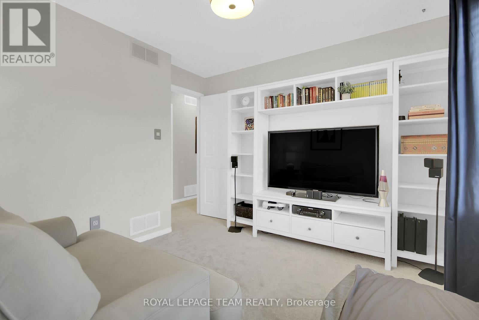 1571 Stanleyfield Crescent