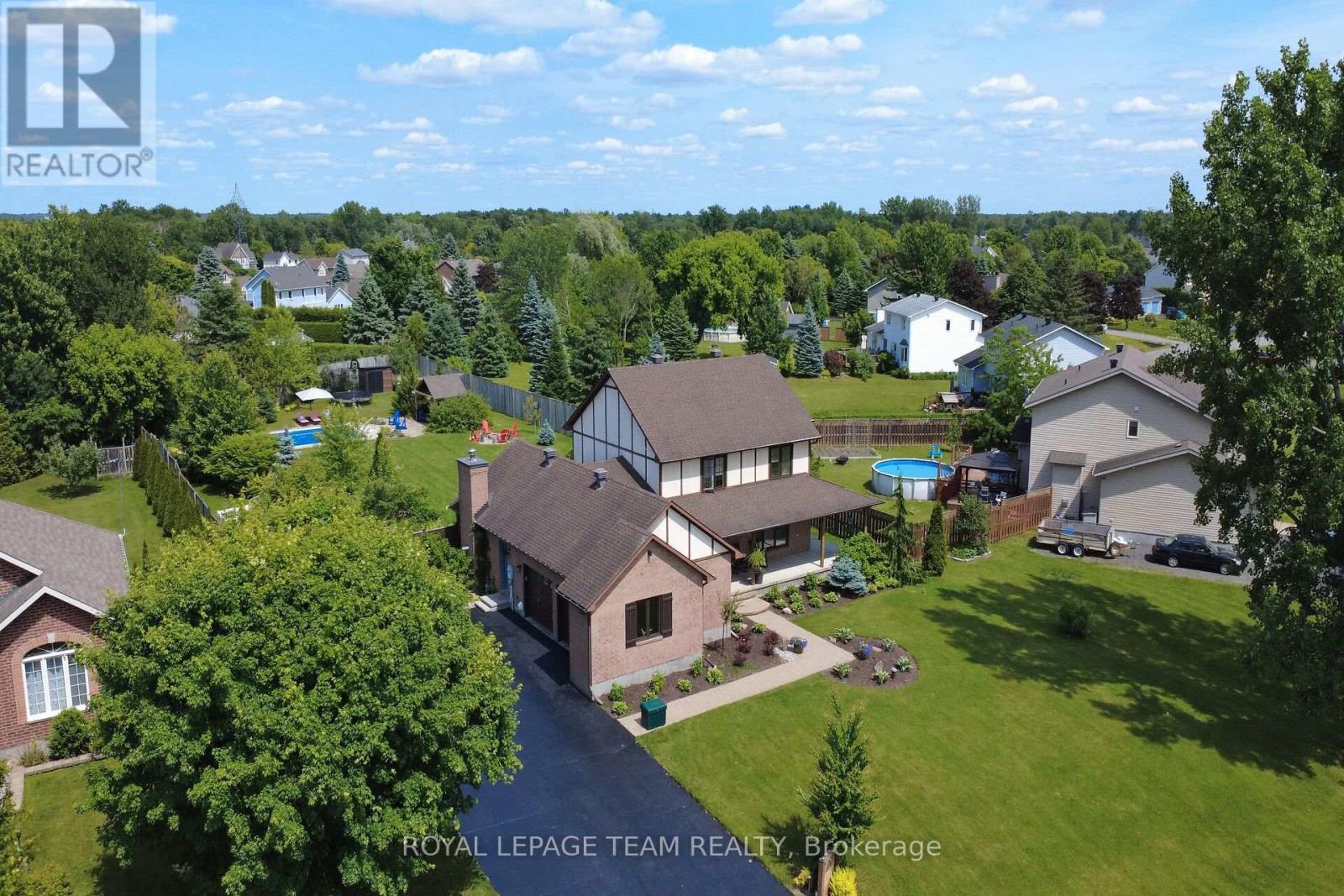 1571 Stanleyfield Crescent