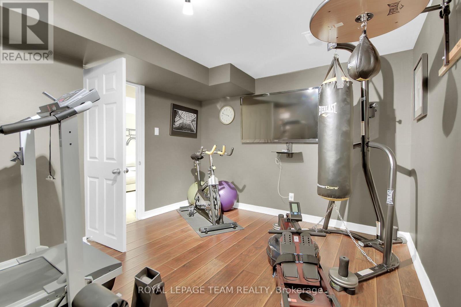 1571 Stanleyfield Crescent