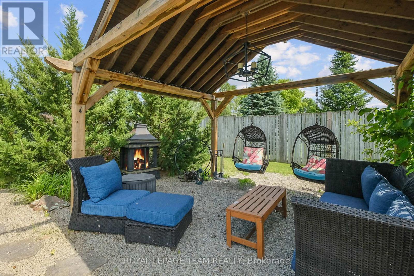 1571 Stanleyfield Crescent
