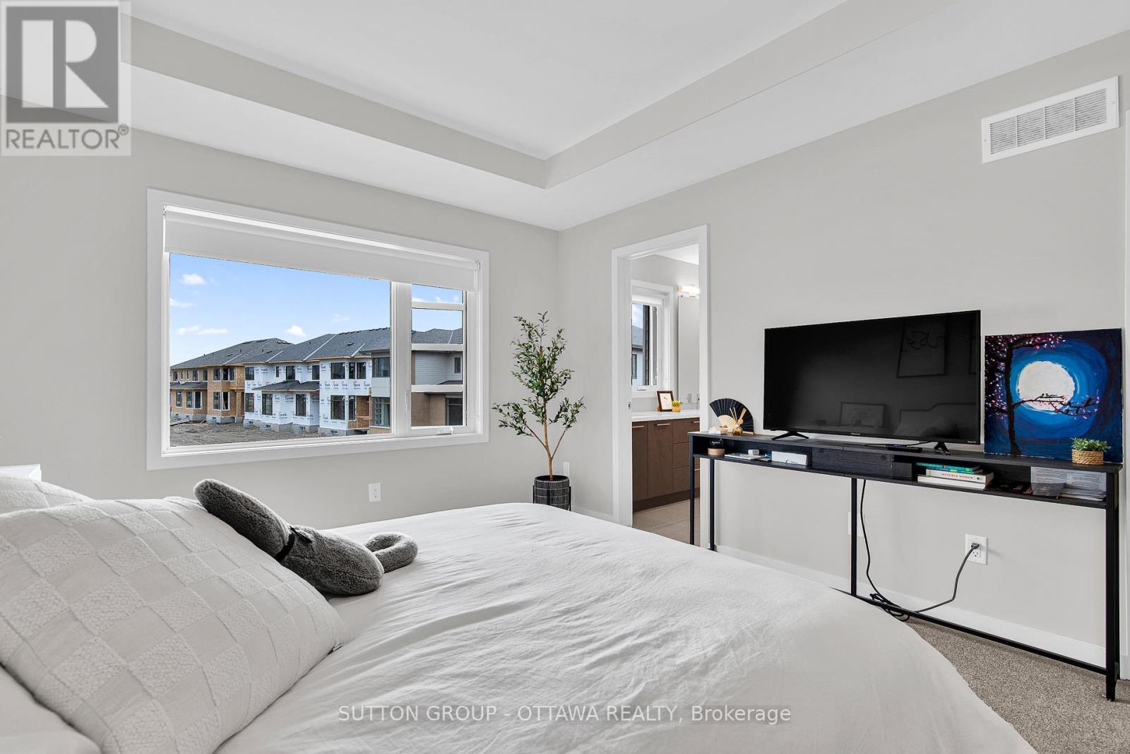 737 Acai Way
