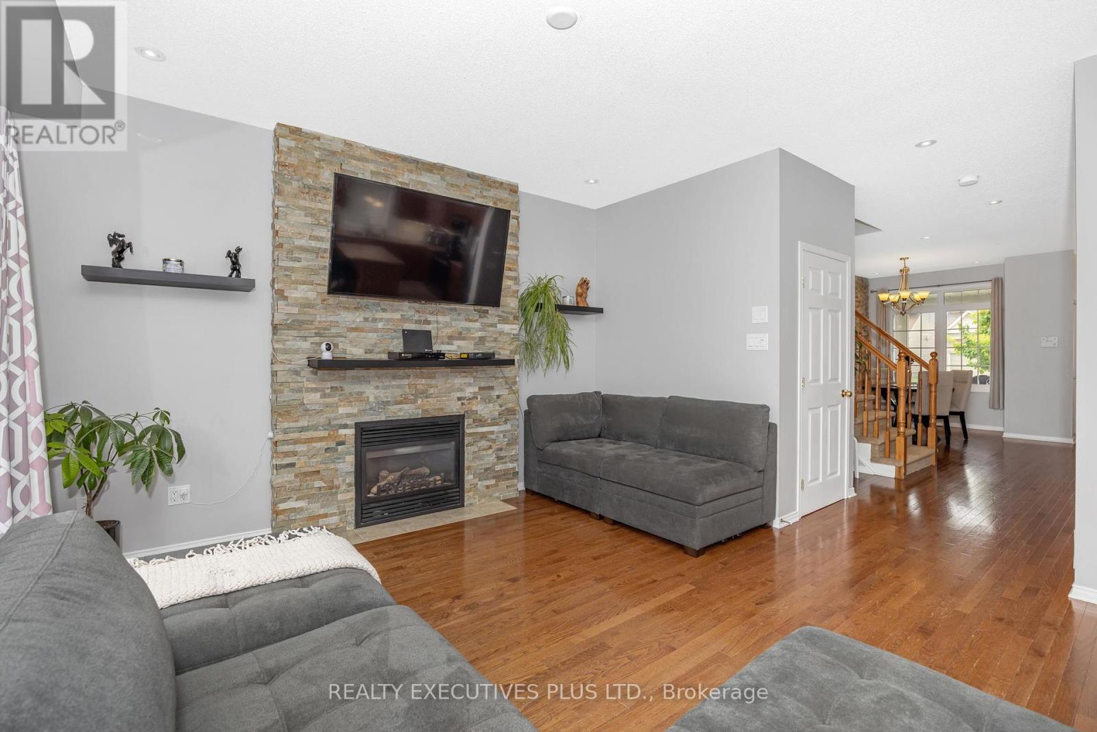 341 Jasper Crescent