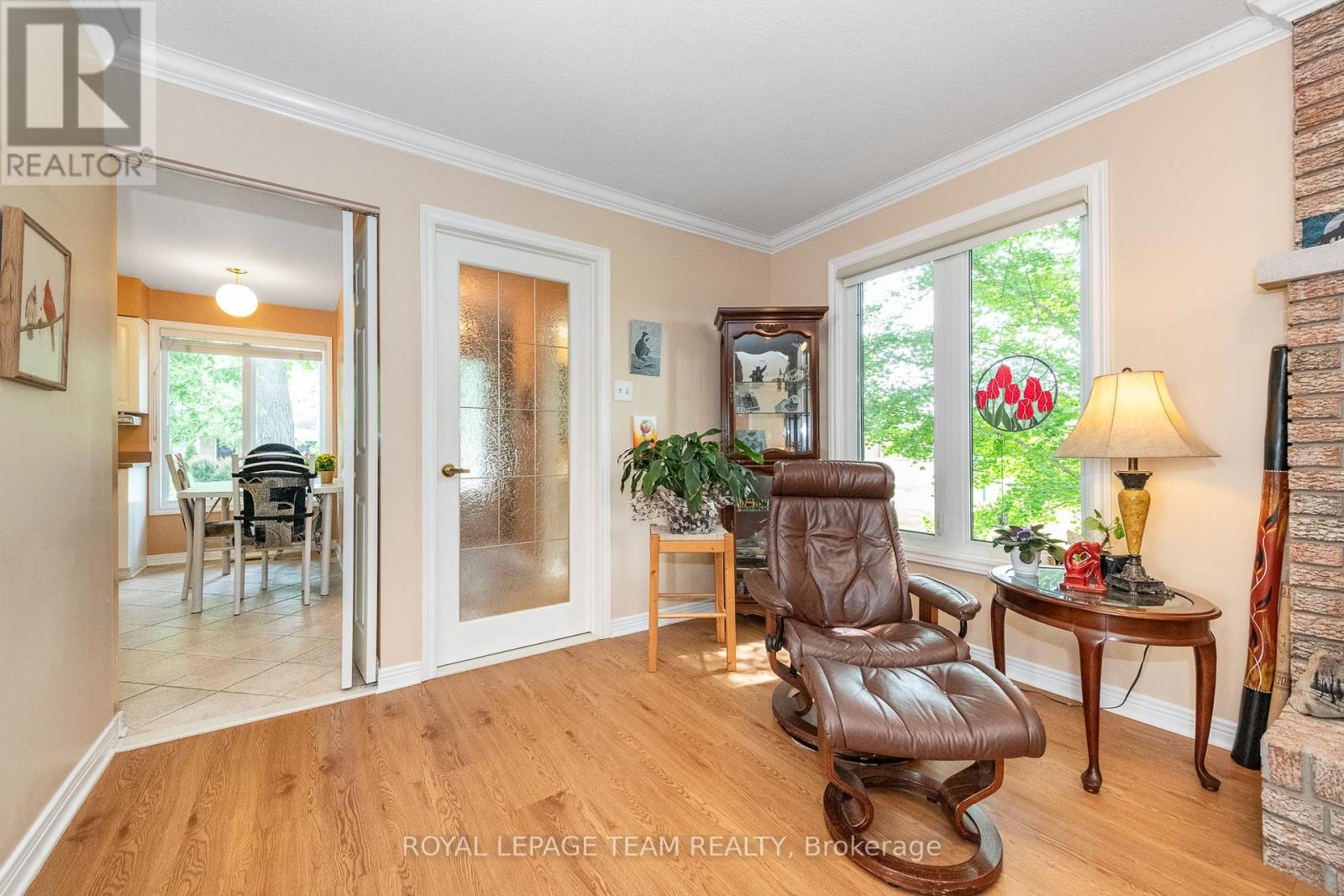 119 Royal York Street W