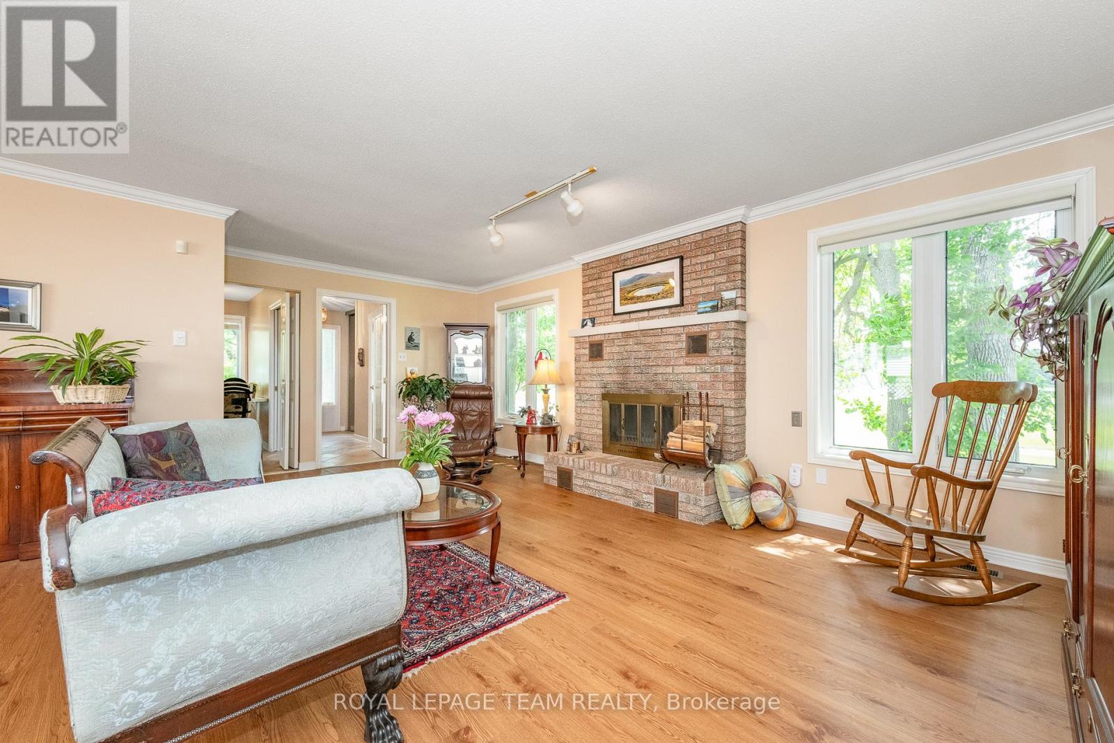 119 Royal York Street W