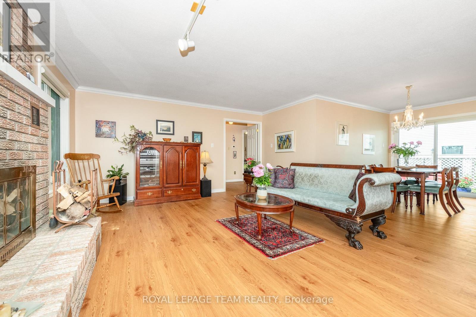 119 Royal York Street W