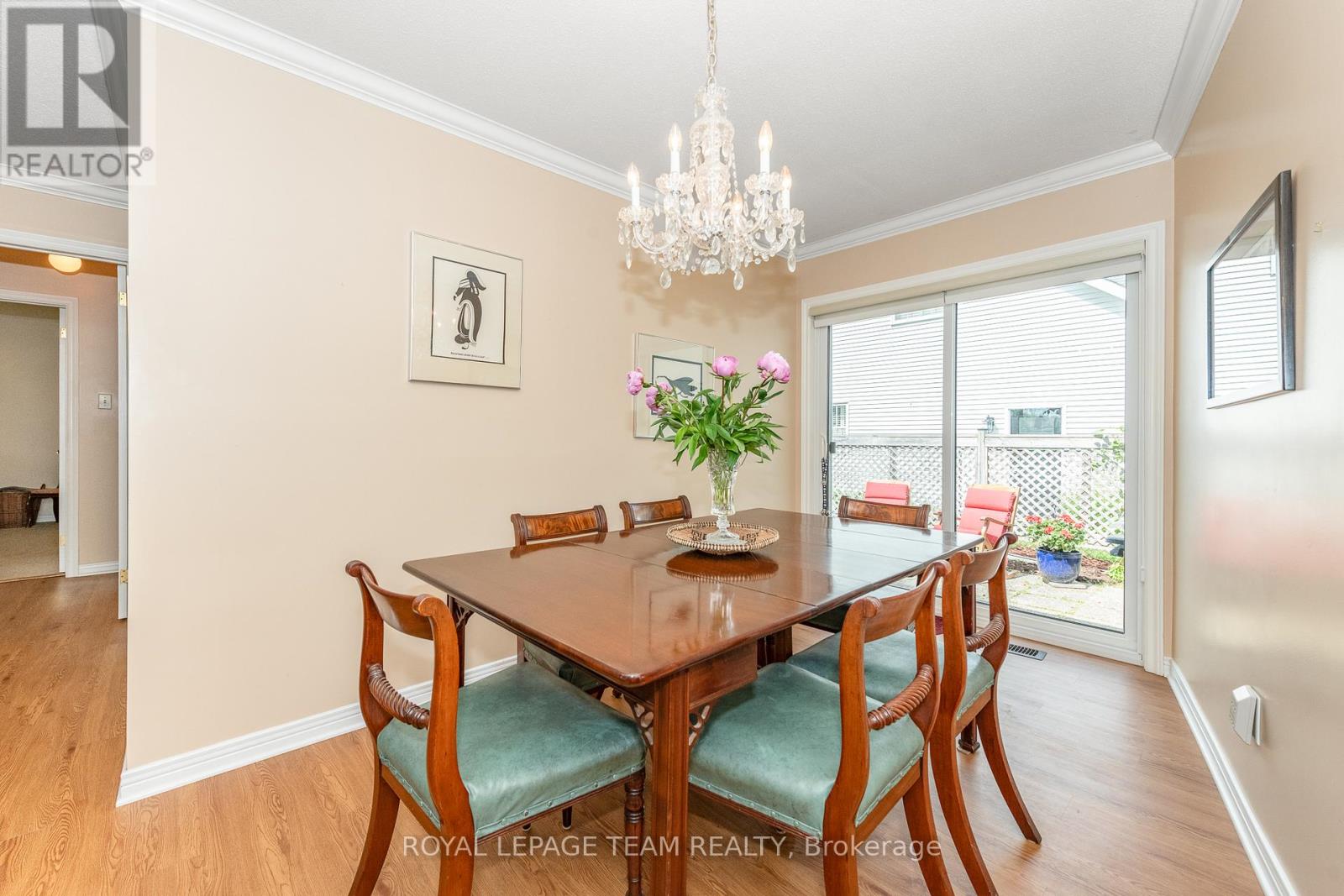 119 Royal York Street W