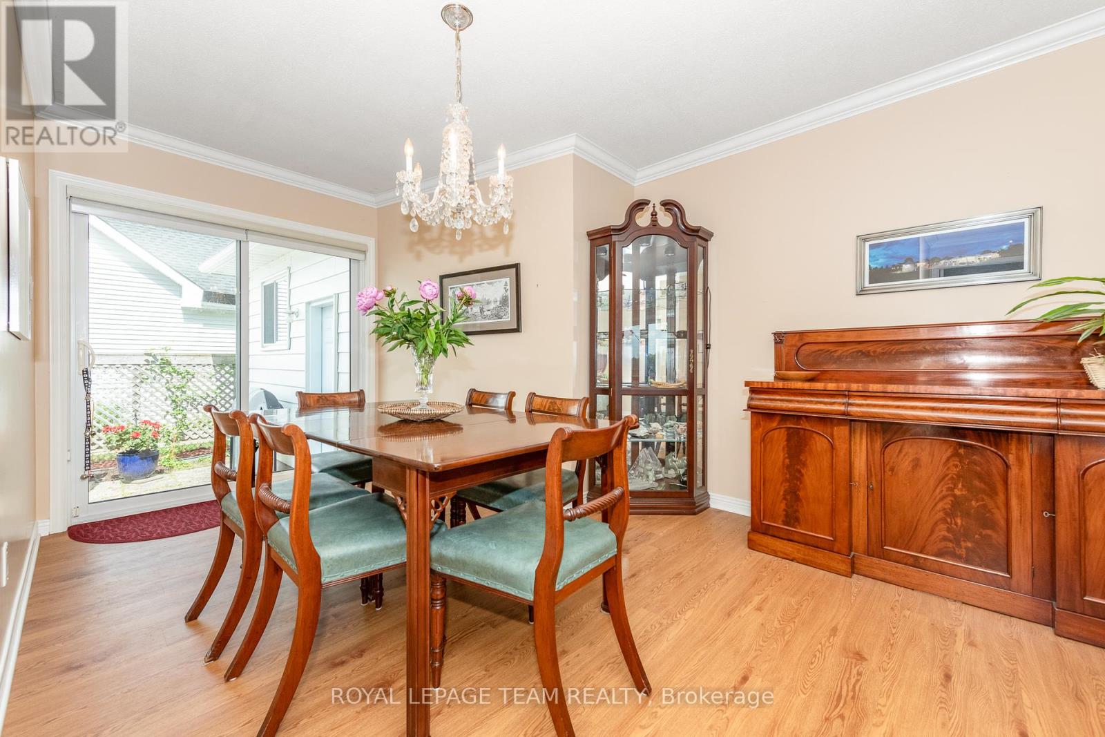 119 Royal York Street W