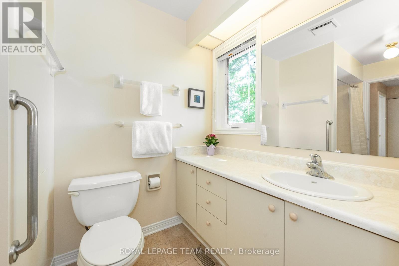 119 Royal York Street W