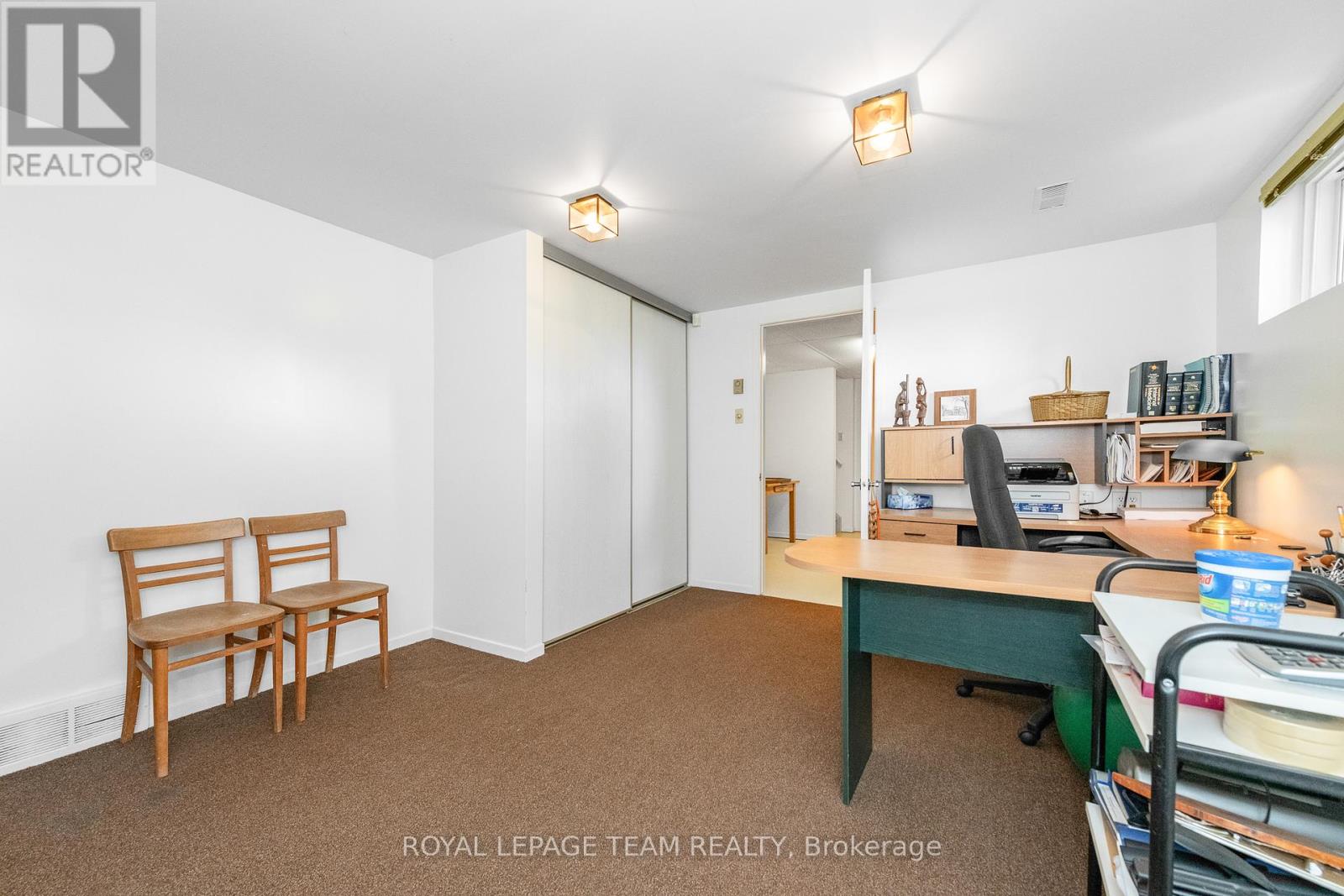 119 Royal York Street W