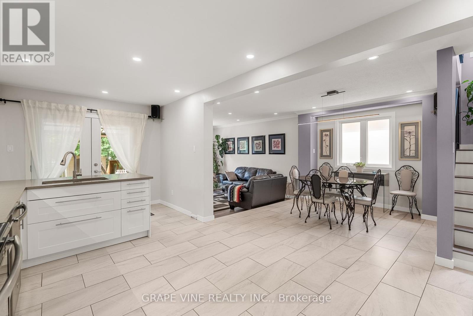 32 Acklam Terrace