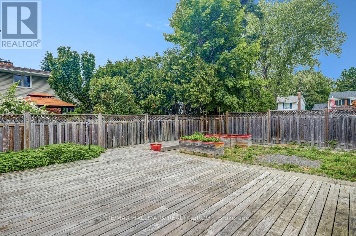 2149 Hubbard Crescent