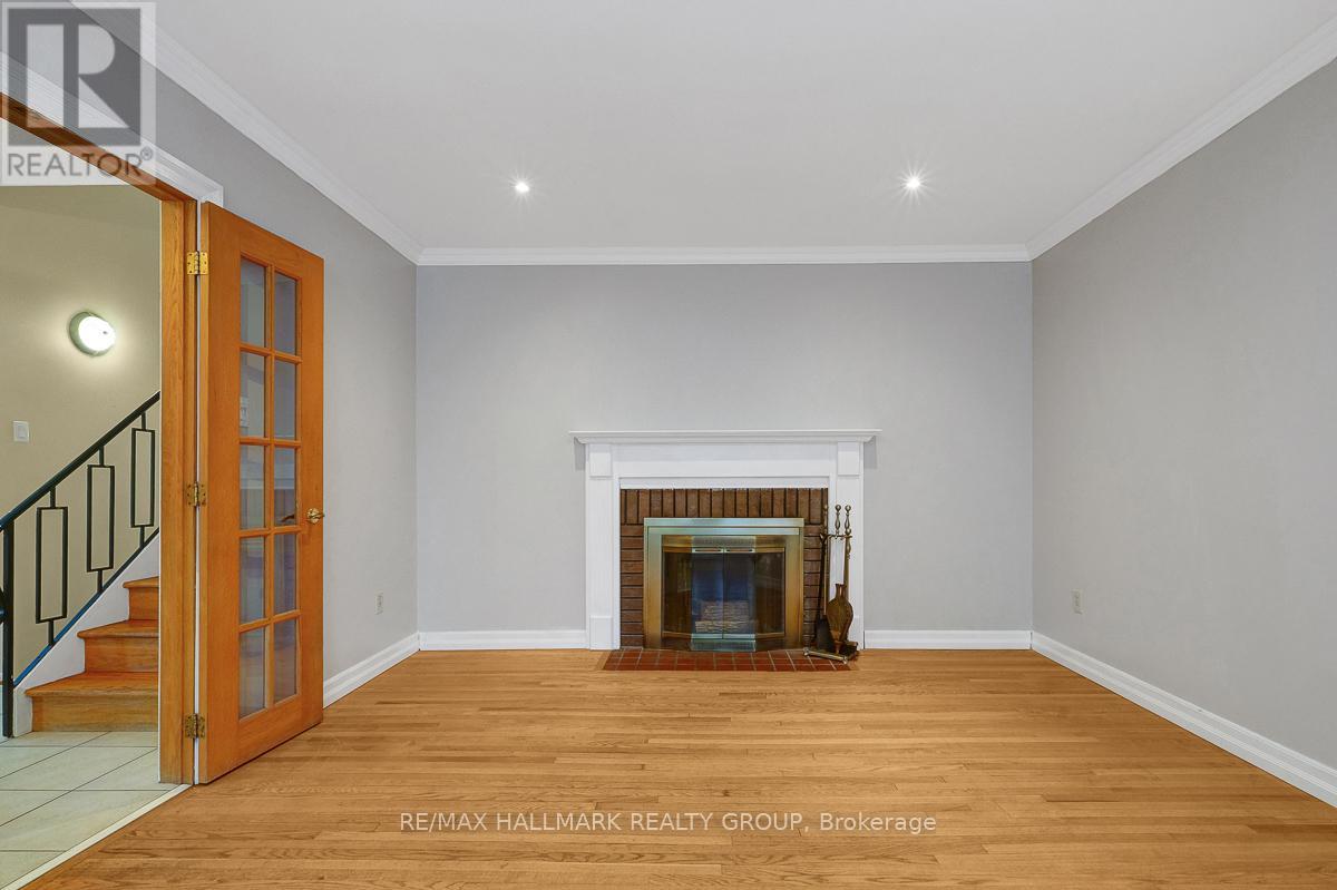 2149 Hubbard Crescent
