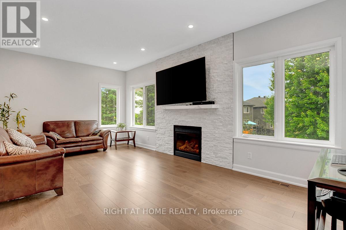 498 Landswood Way