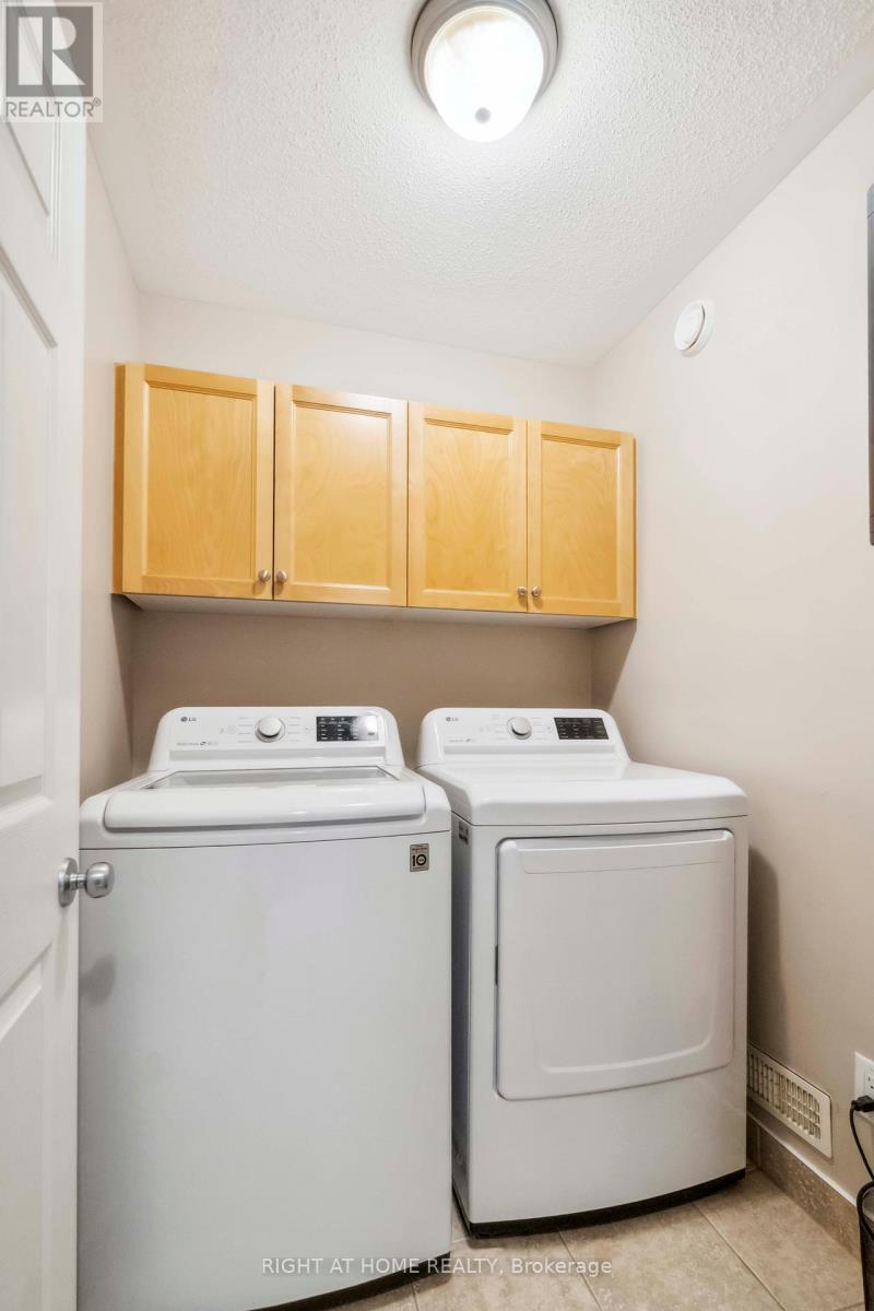 163 Mojave Crescent