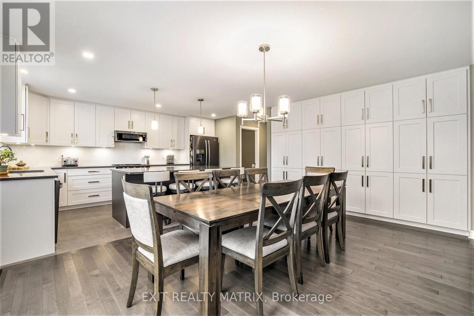 3253 Maisonneuve Road