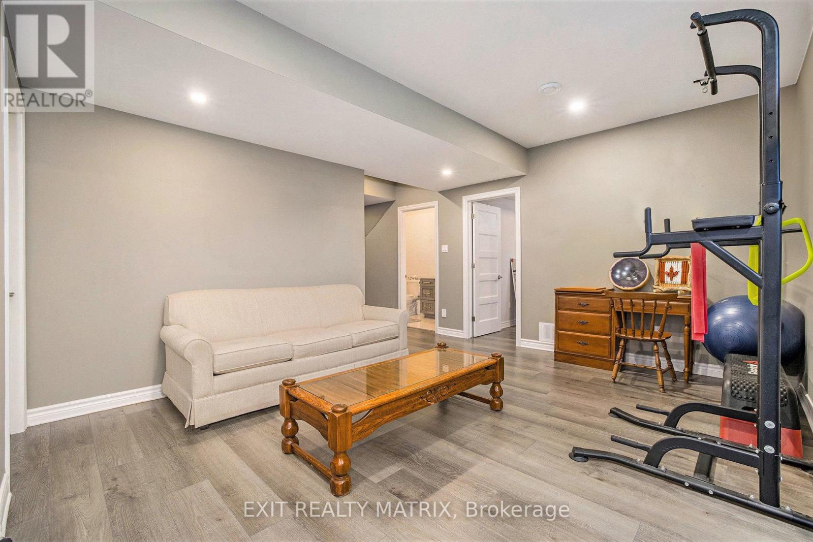 3253 Maisonneuve Road