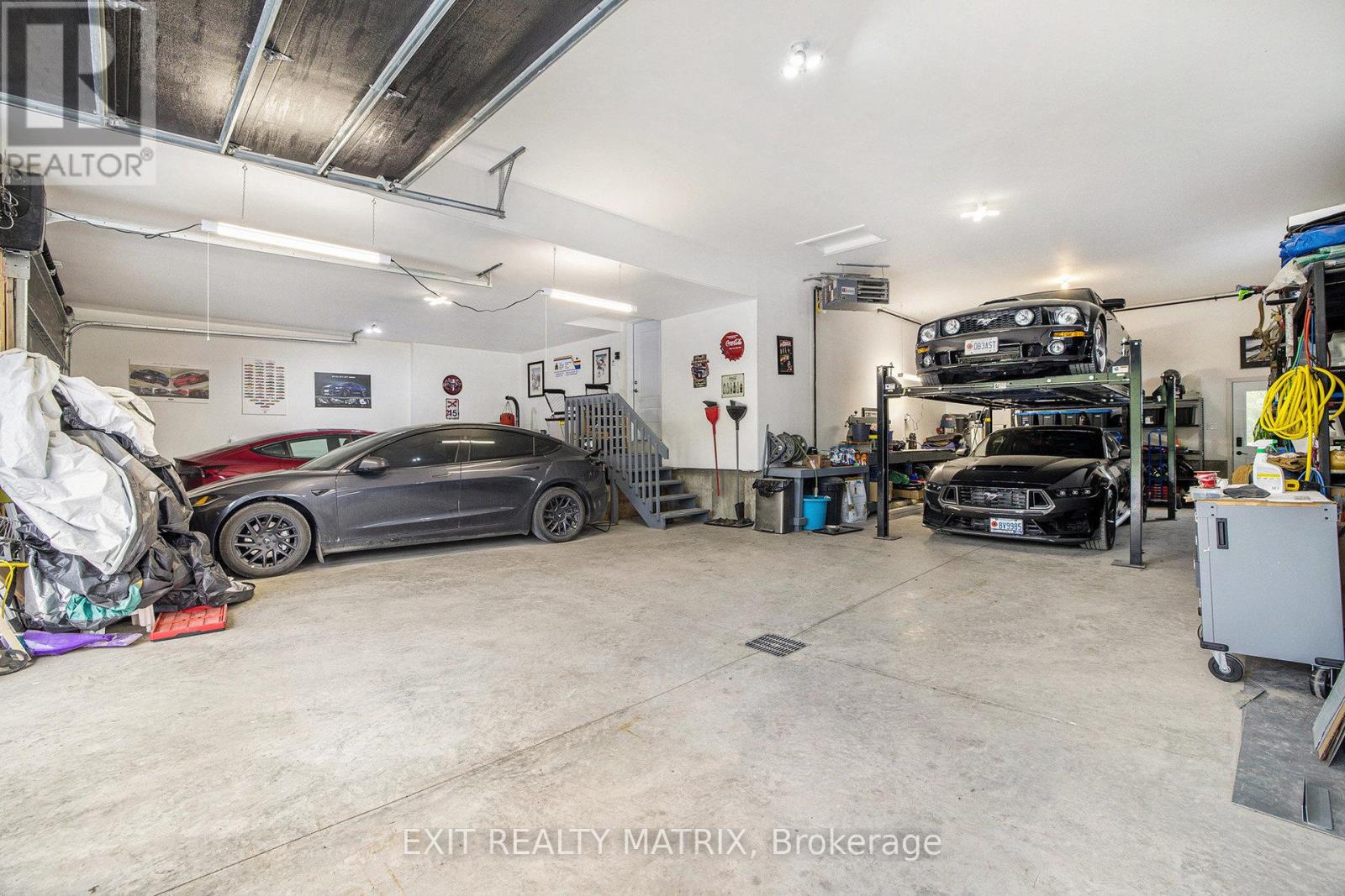 3253 Maisonneuve Road