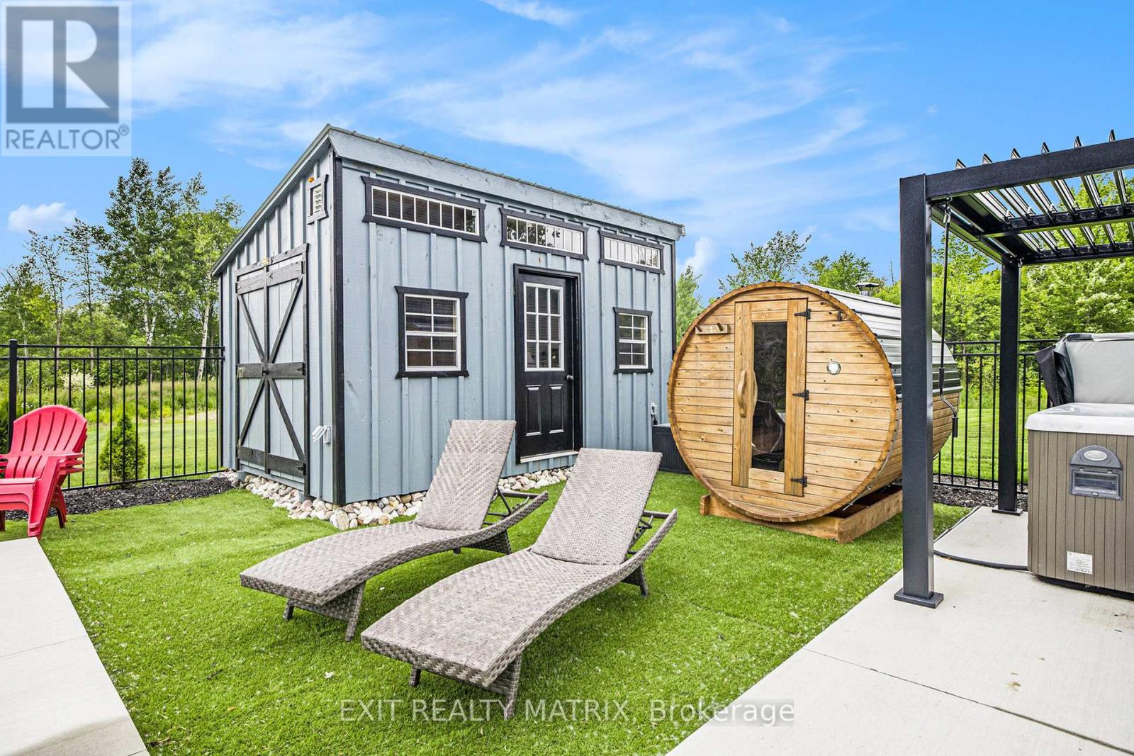 3253 Maisonneuve Road